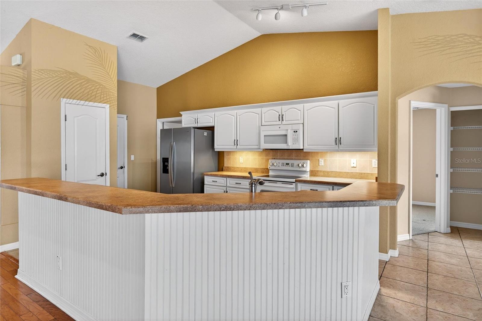 423 PHILLIPS CREEK LN