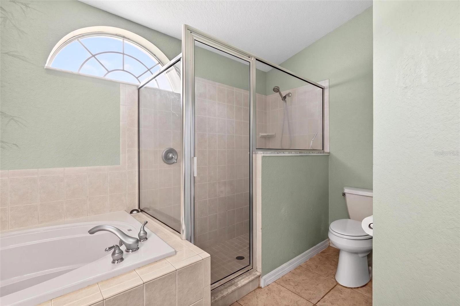 423 PHILLIPS CREEK LN