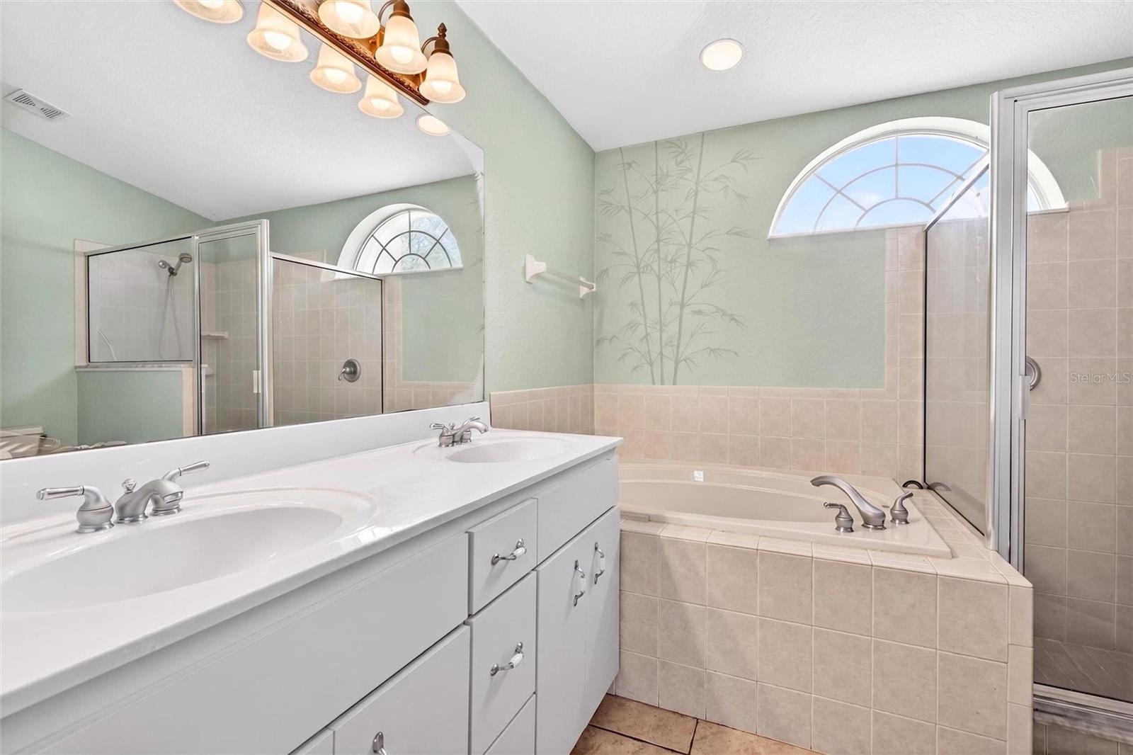 423 PHILLIPS CREEK LN