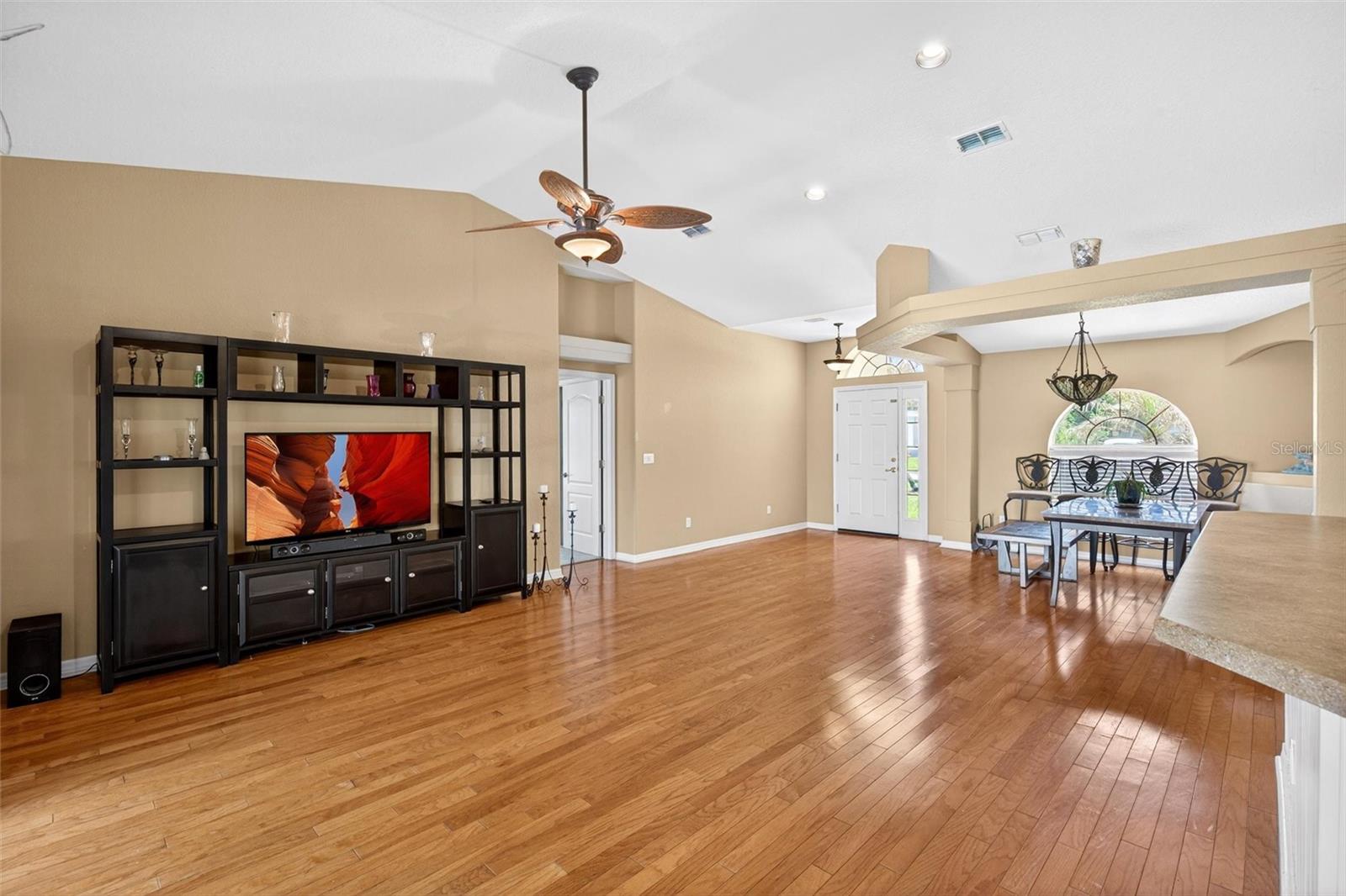 423 PHILLIPS CREEK LN