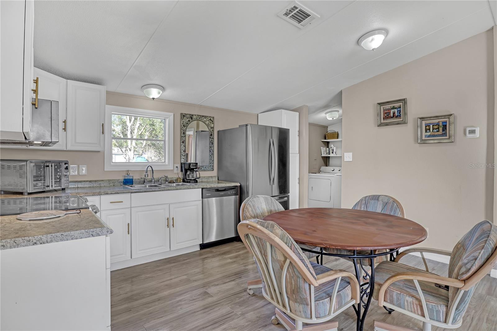 354 AKORN ST