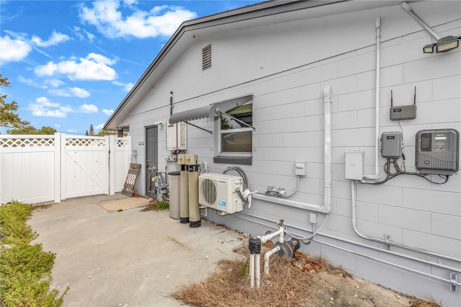 5195 SHARLENE DR