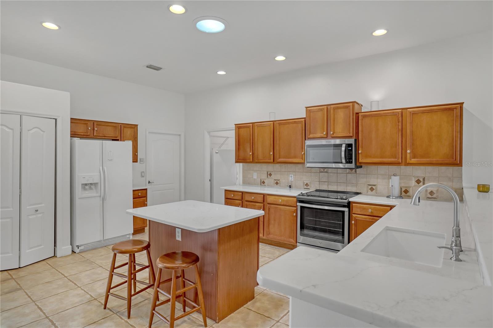 4373 FLETCHER LN
