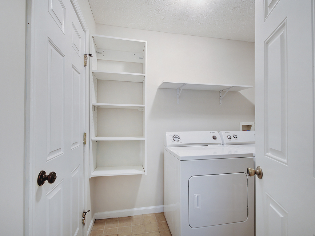 17905 Sanibel Circle