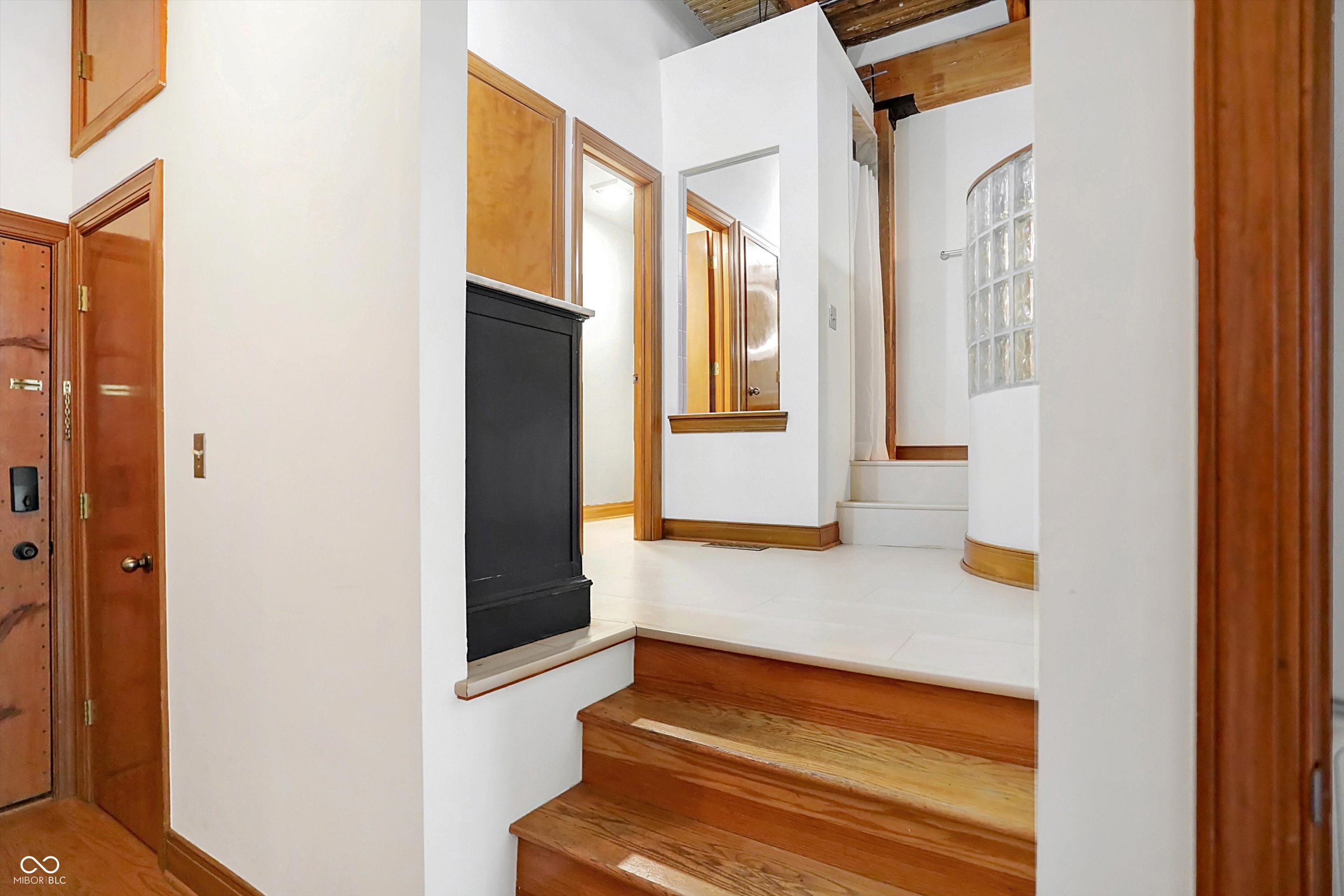 735 Lexington Avenue Unit: 7