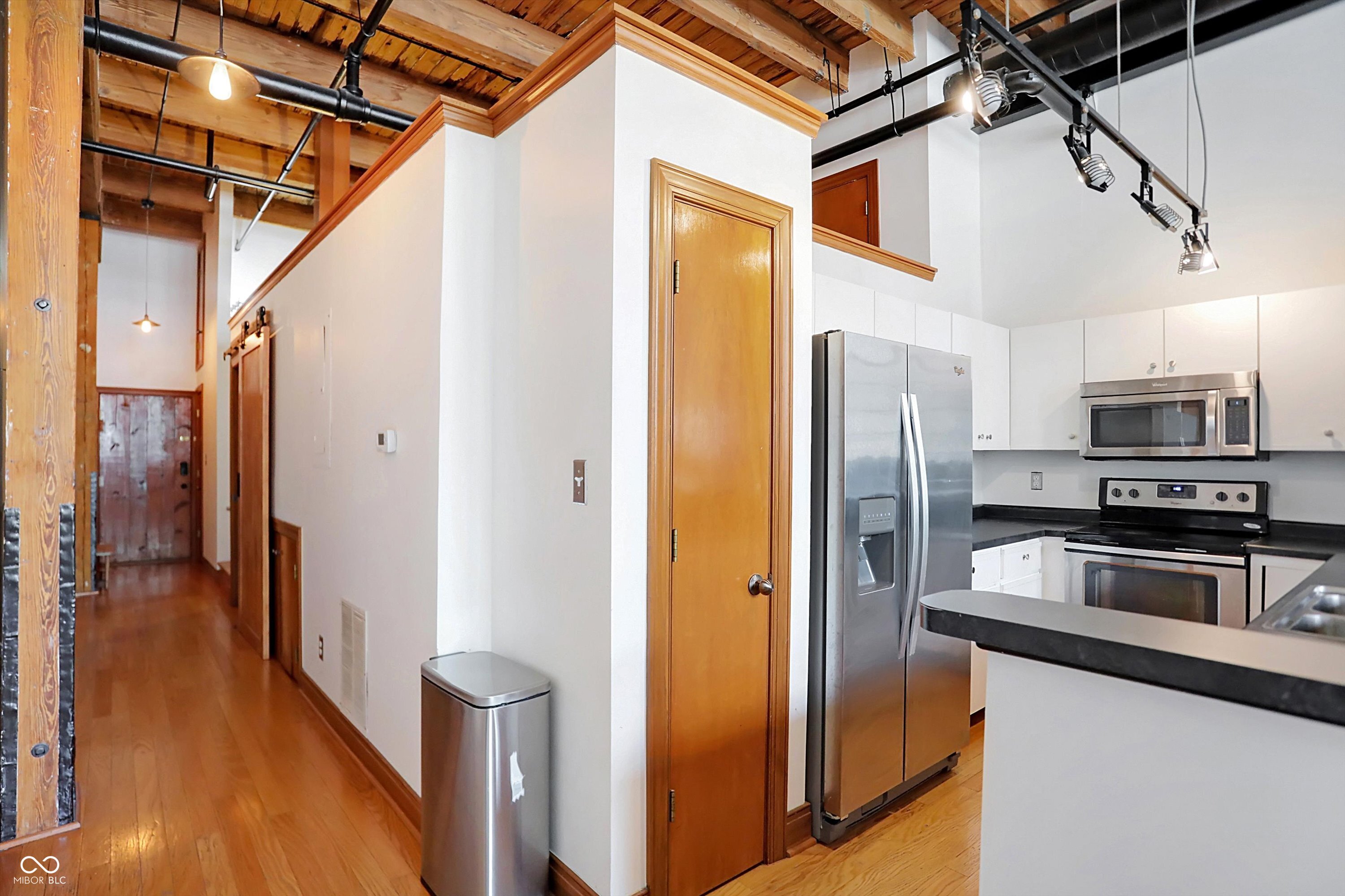 735 Lexington Avenue Unit: 7