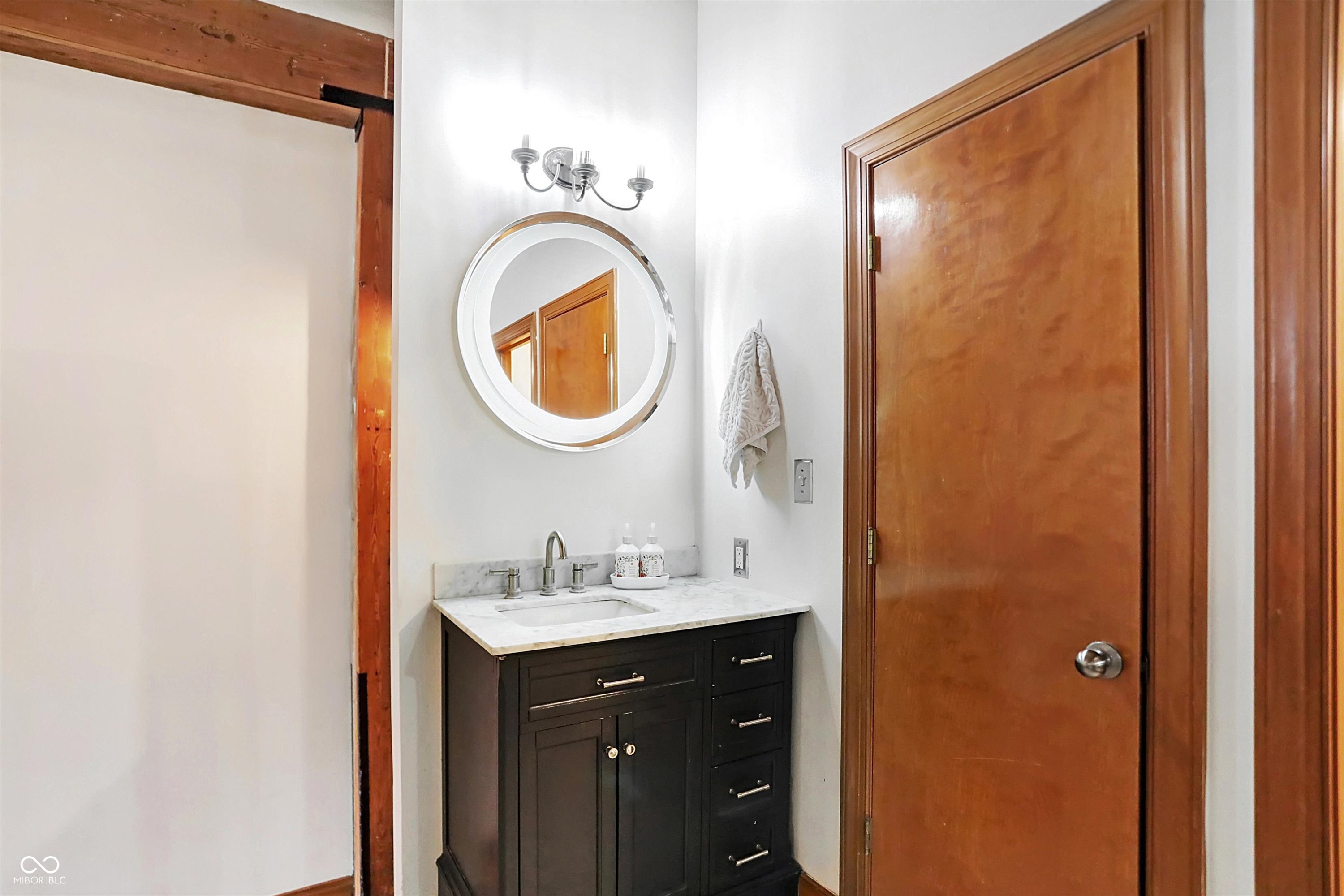 735 Lexington Avenue Unit: 7