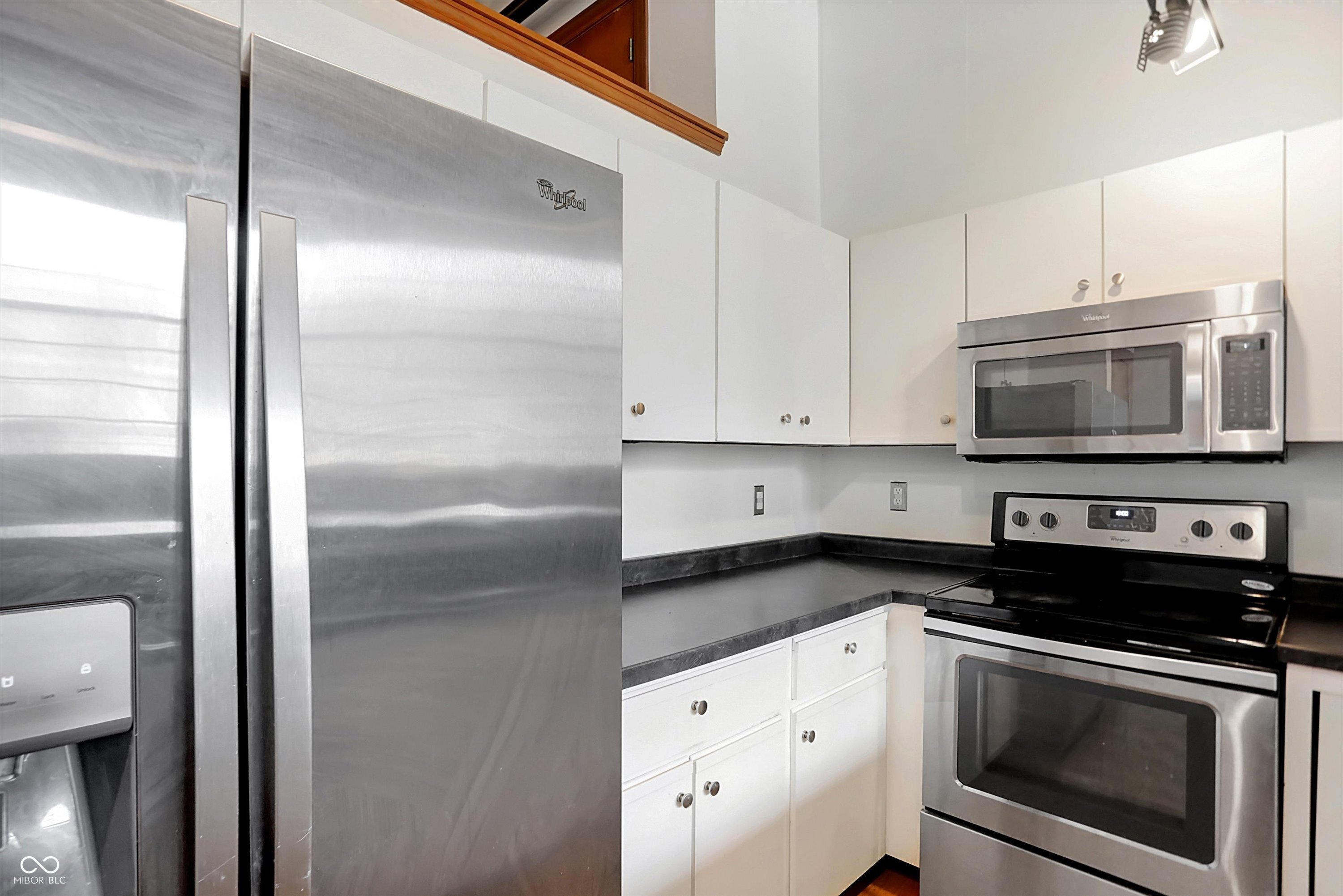 735 Lexington Avenue Unit: 7