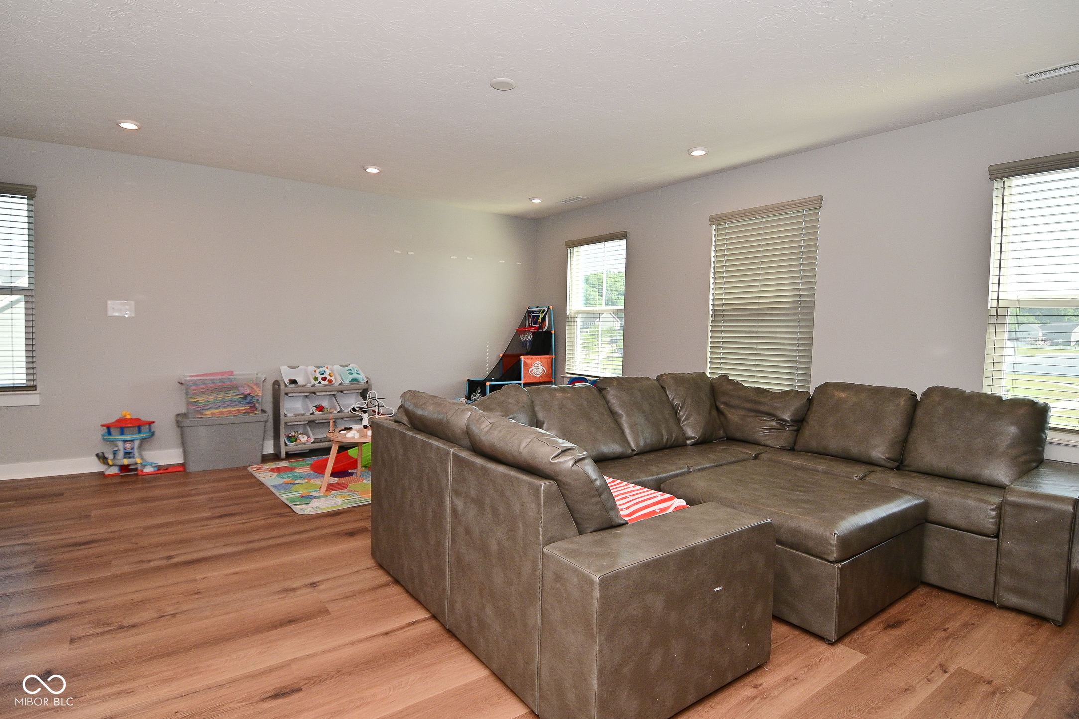 2734 Chalbury Drive
