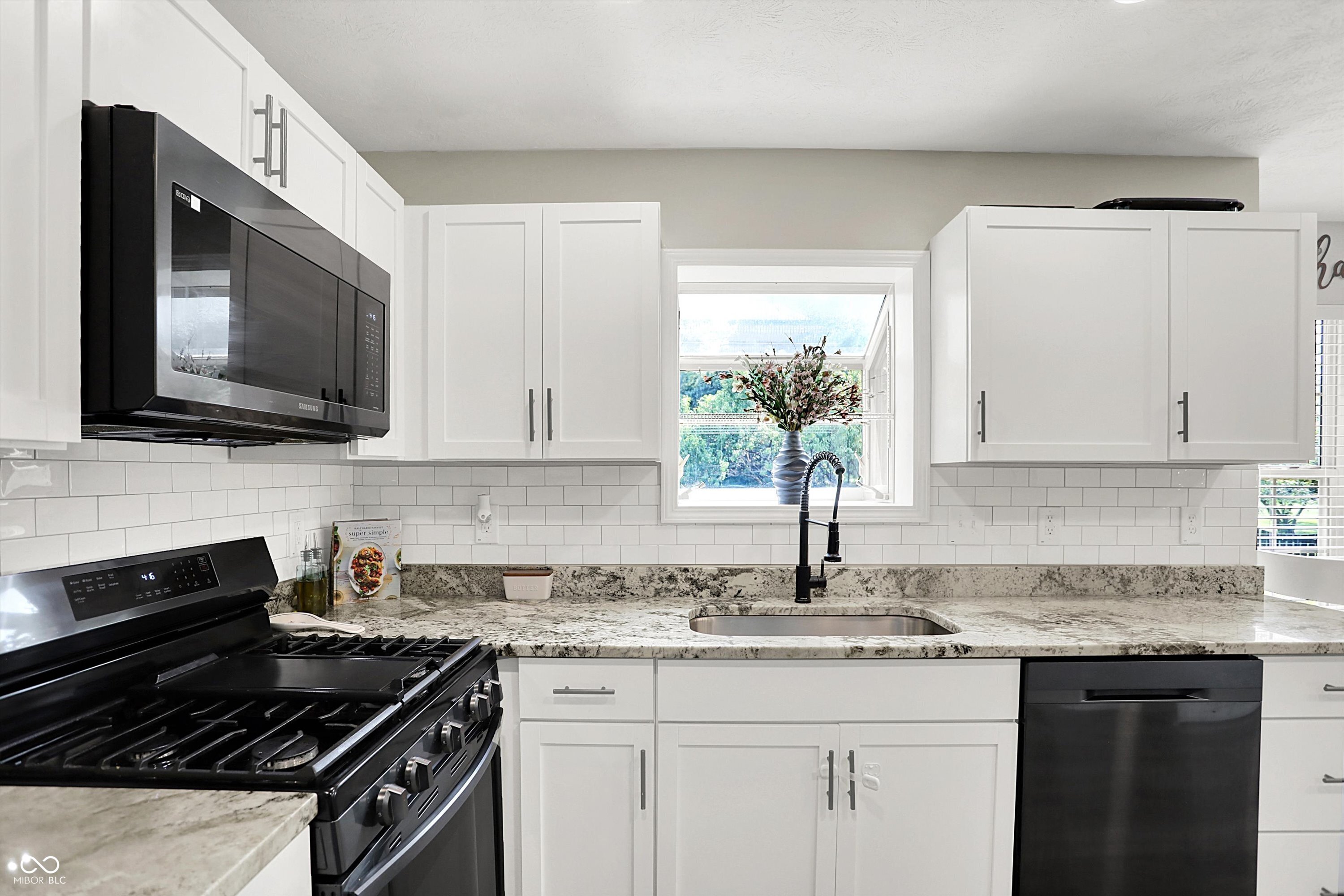 7589 Fox Tail Circle