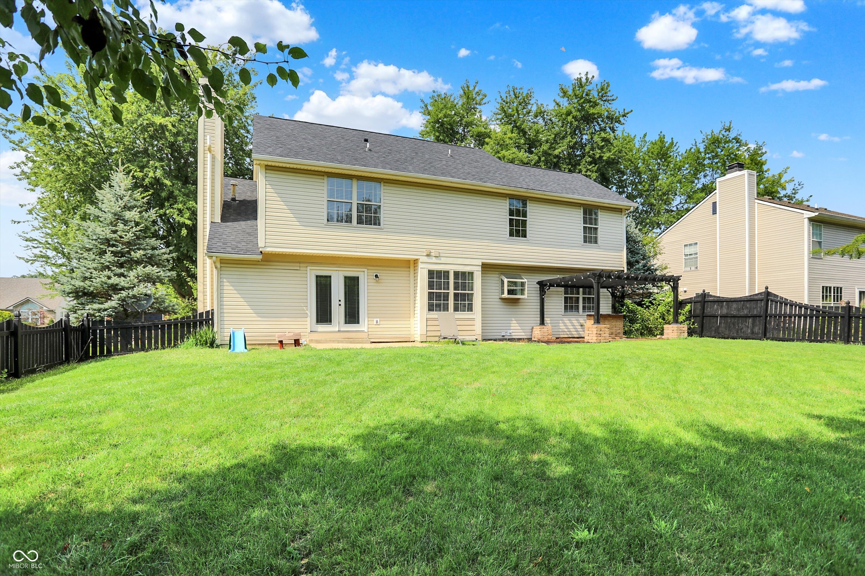 7589 Fox Tail Circle