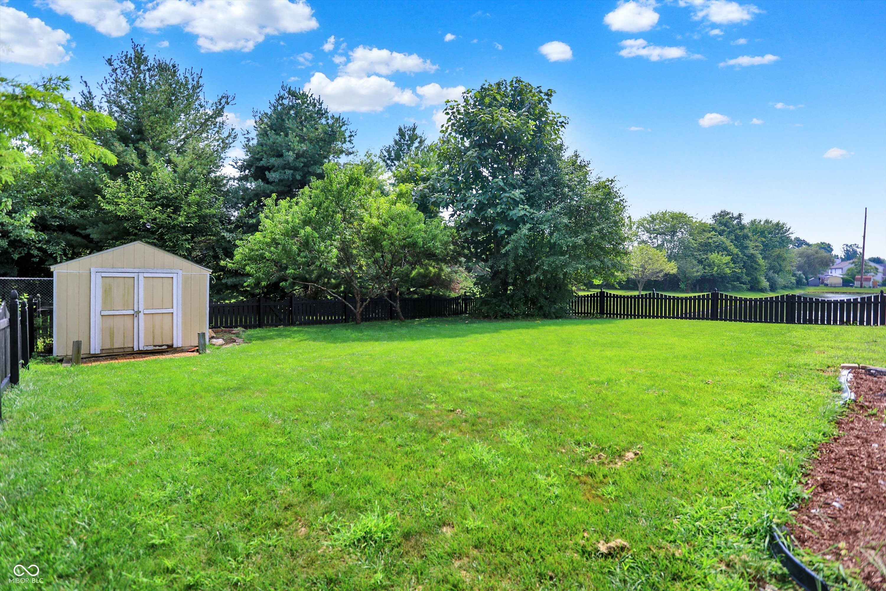 7589 Fox Tail Circle