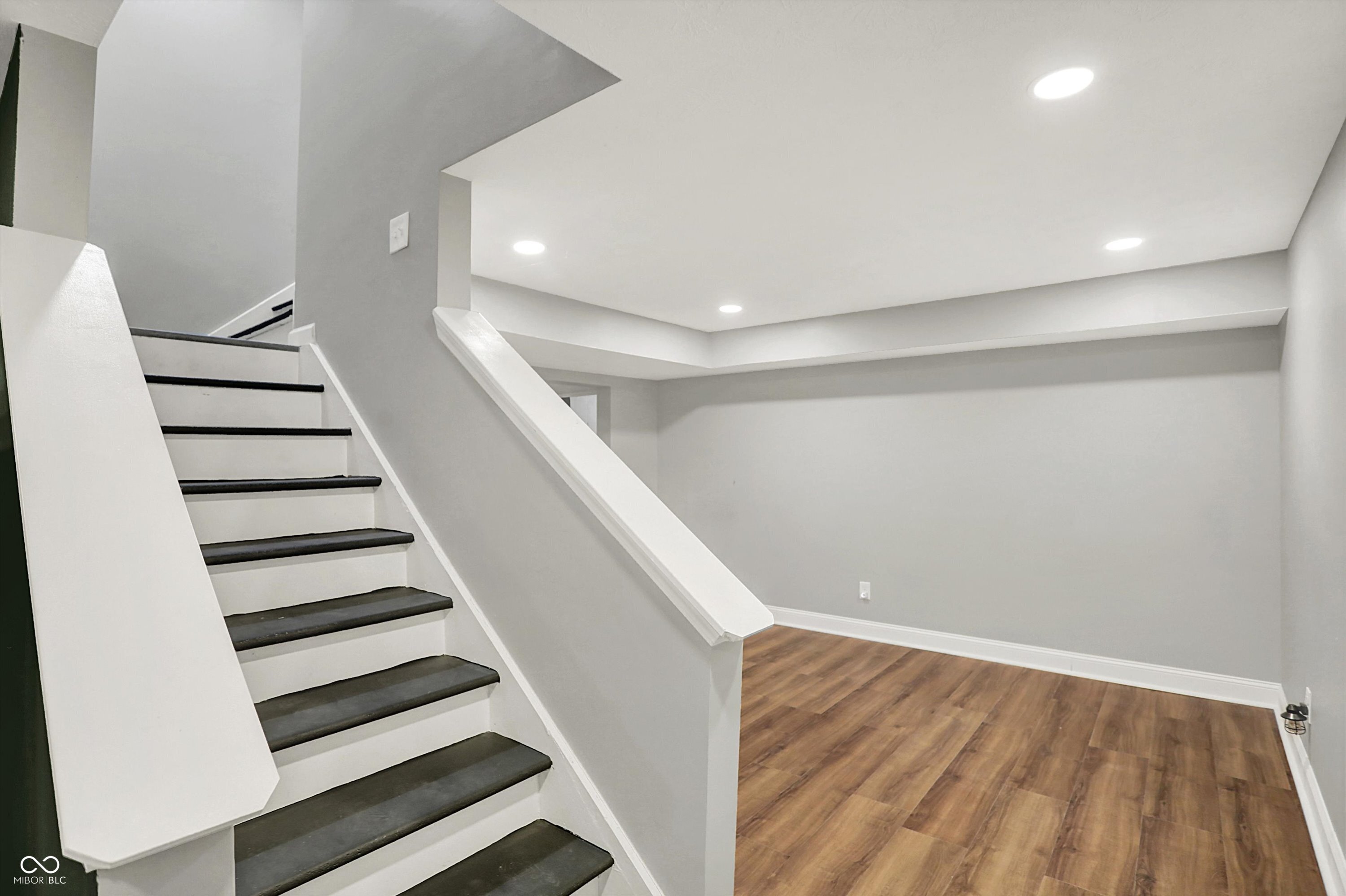 7589 Fox Tail Circle