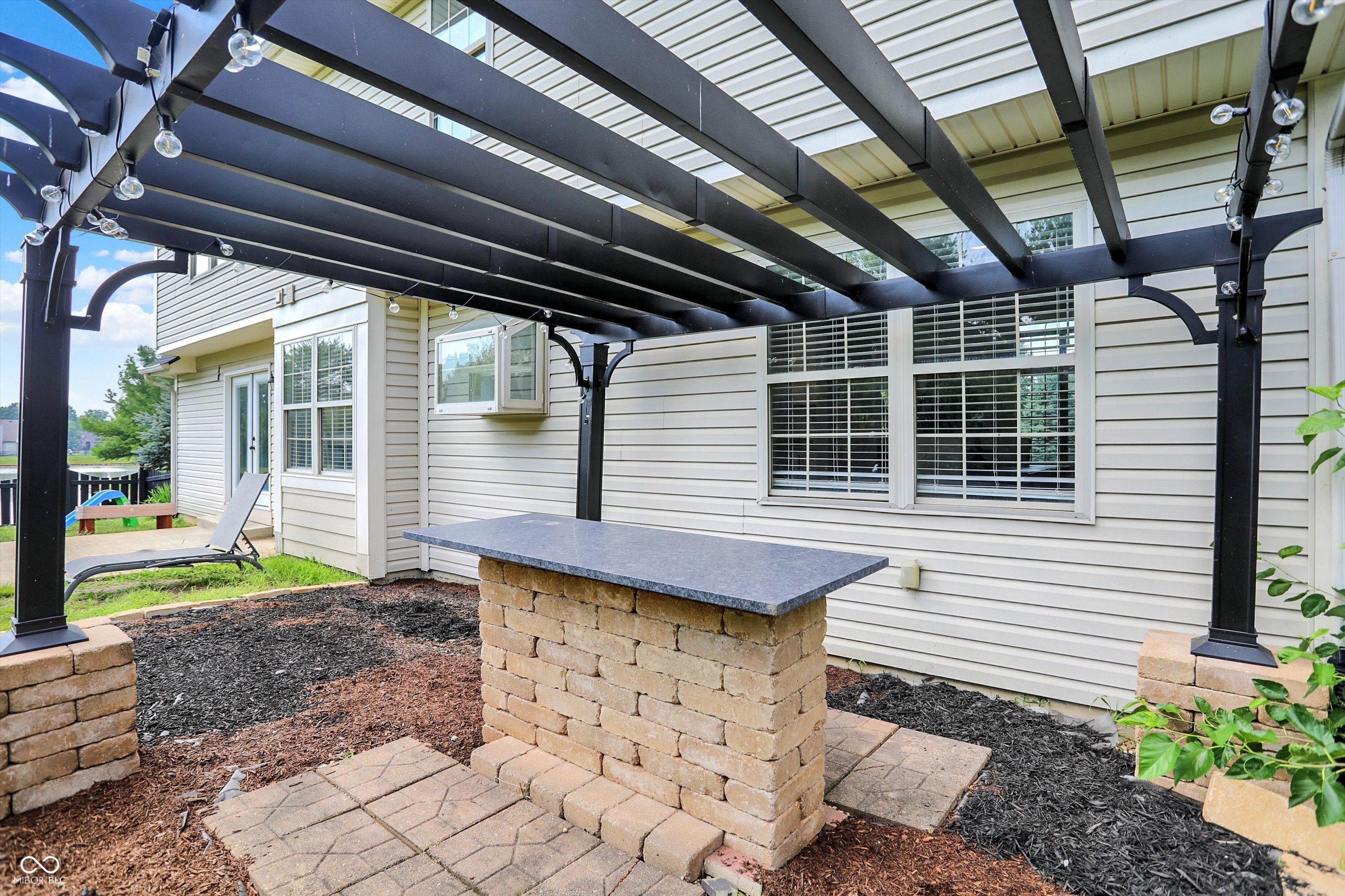 7589 Fox Tail Circle