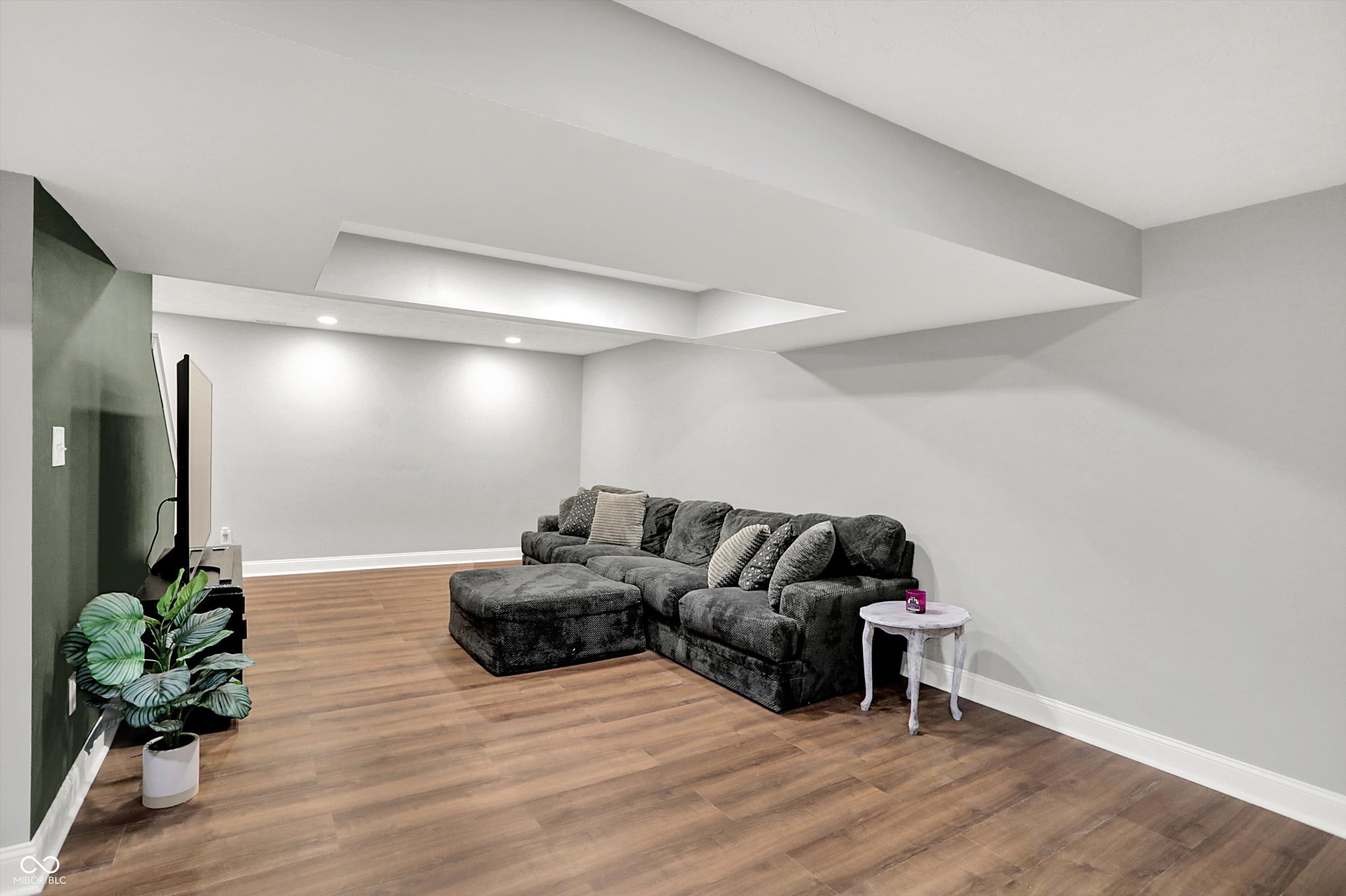 7589 Fox Tail Circle