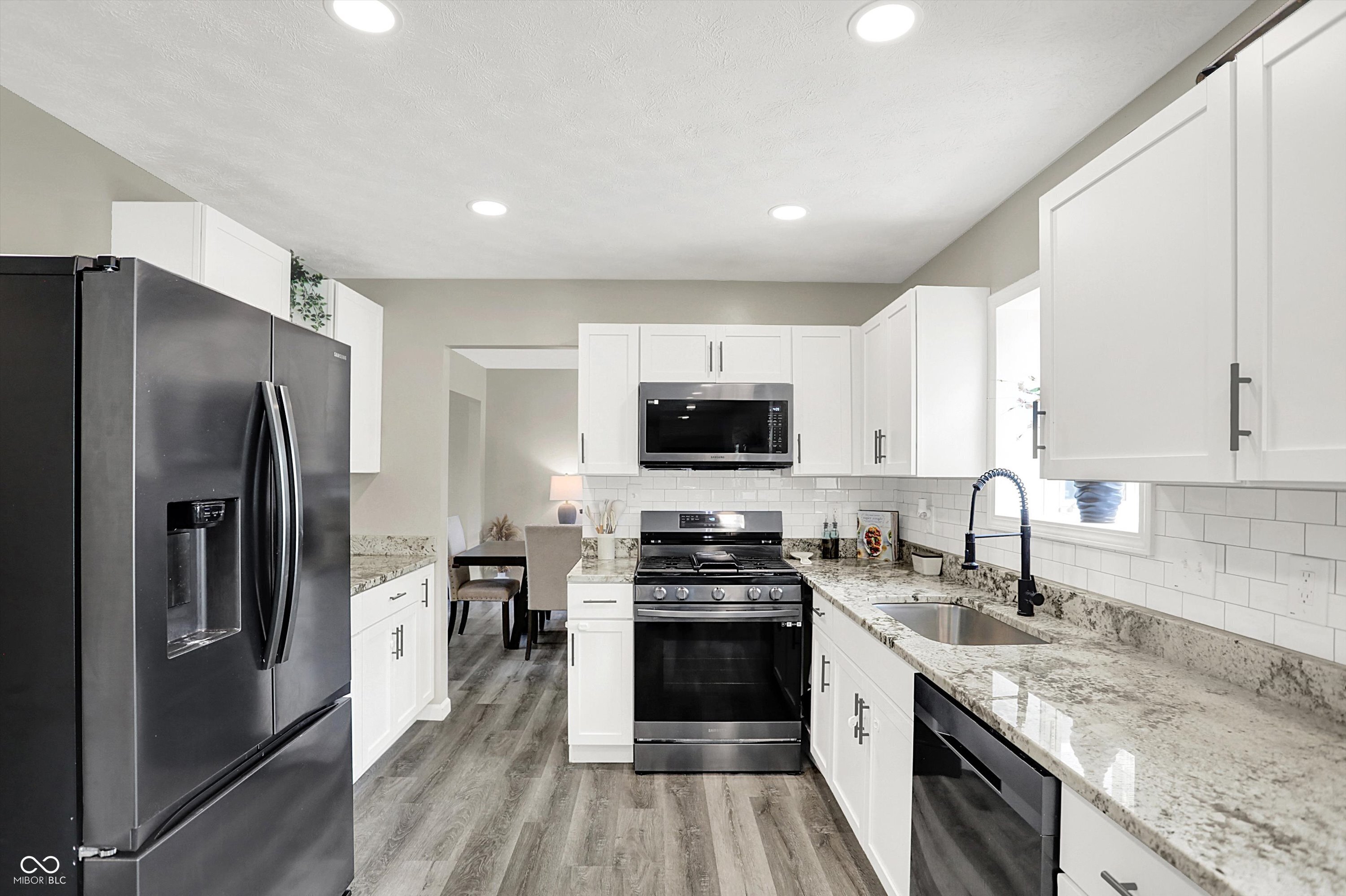 7589 Fox Tail Circle