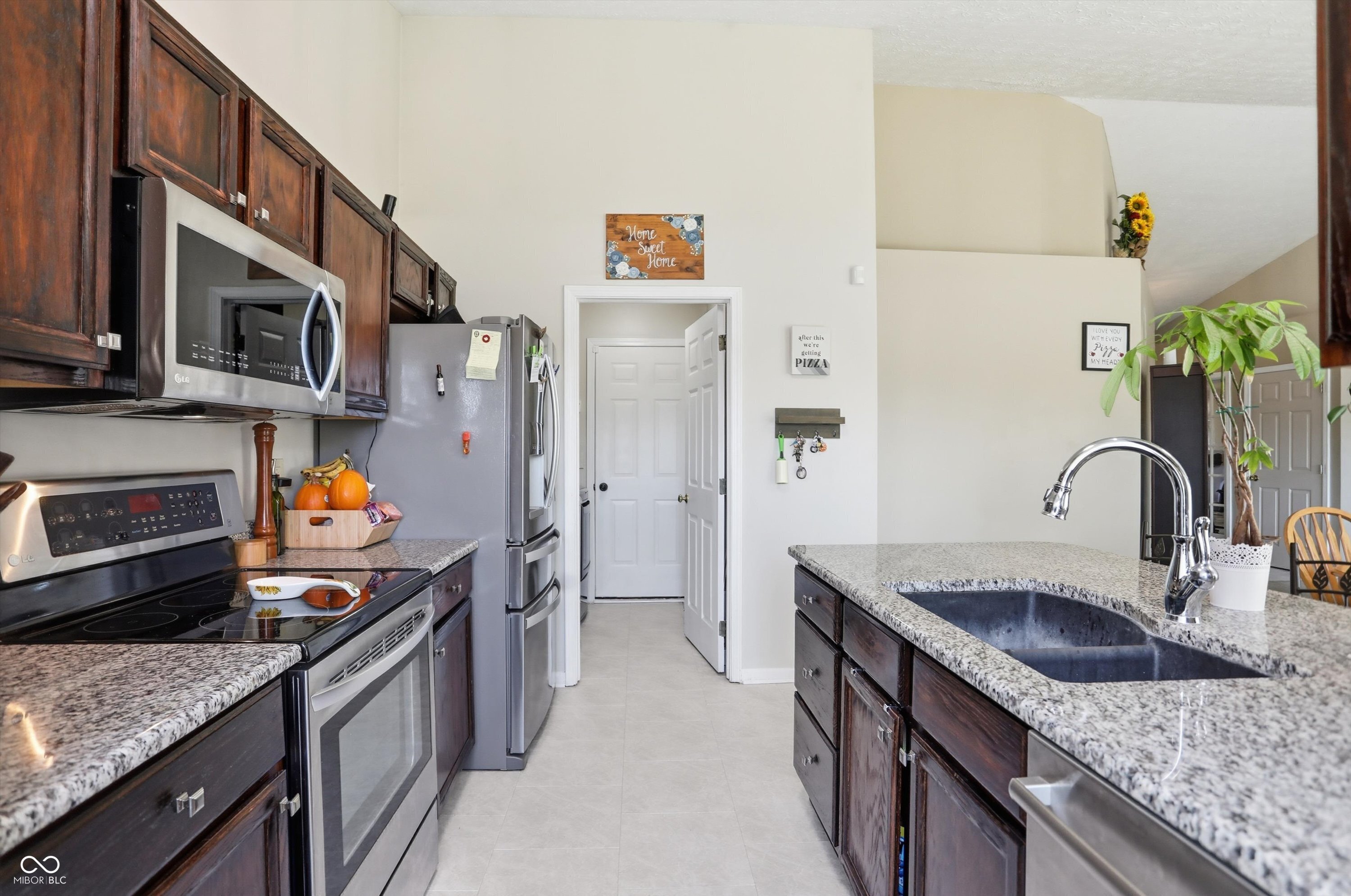 9899 Traditions Lane