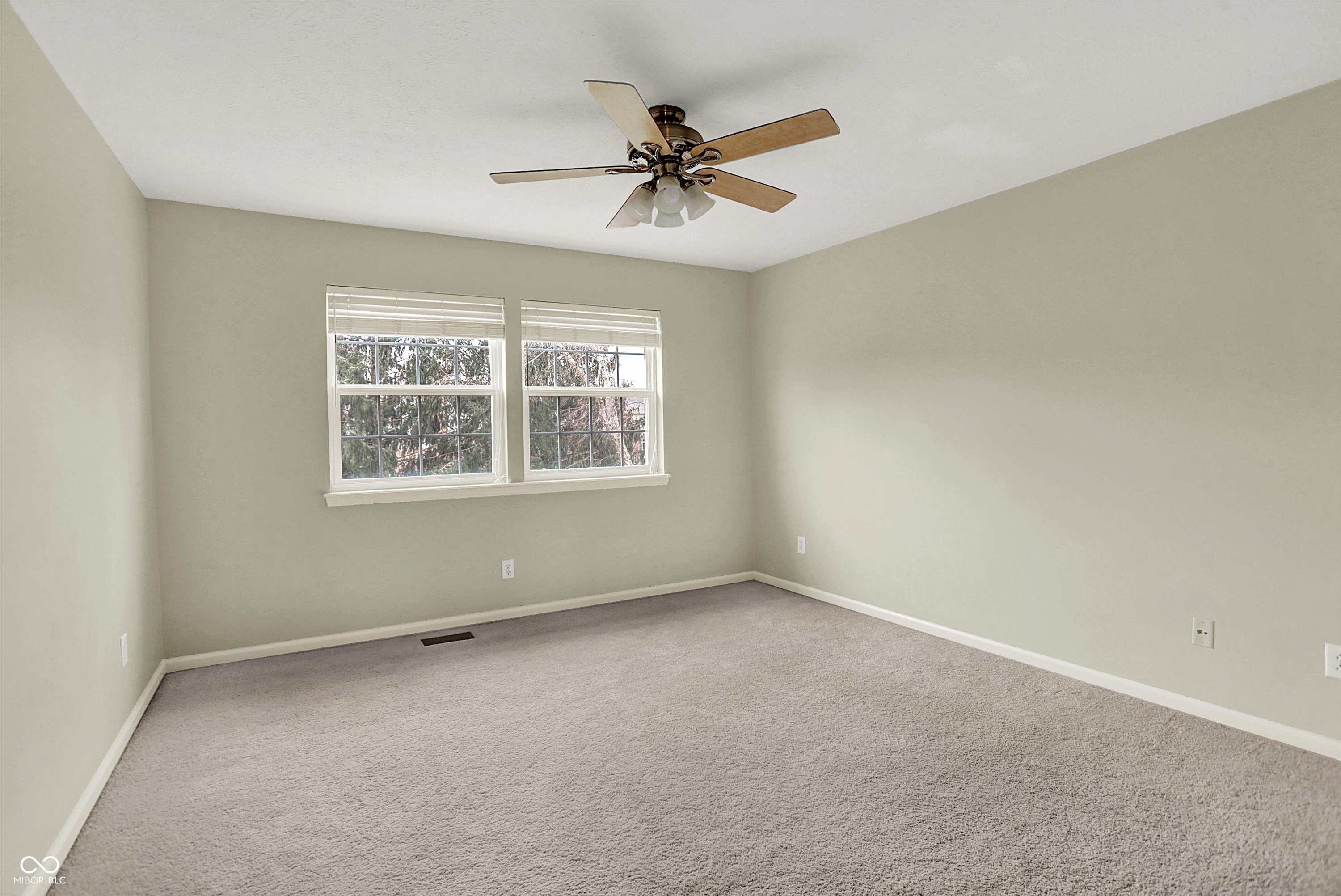 5622 Blackfoot Trail