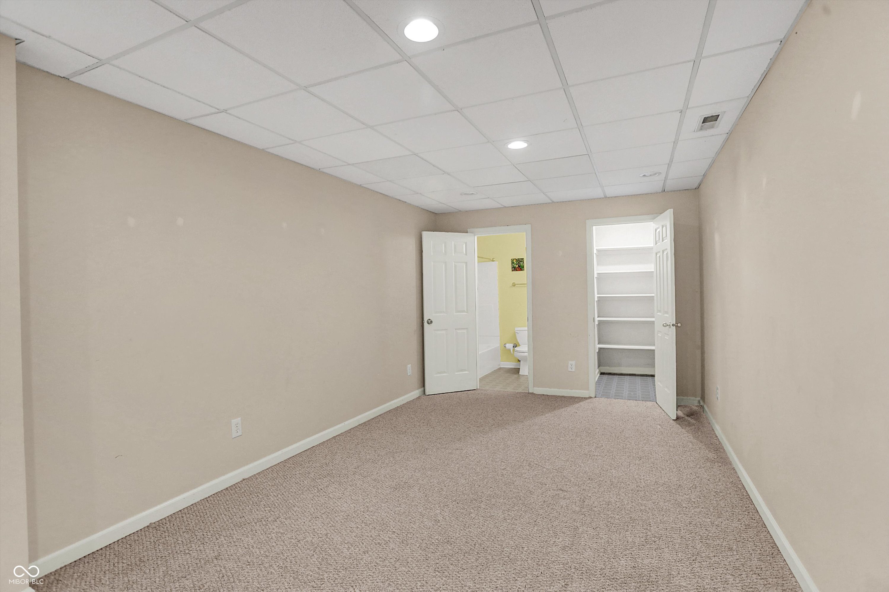 5622 Blackfoot Trail