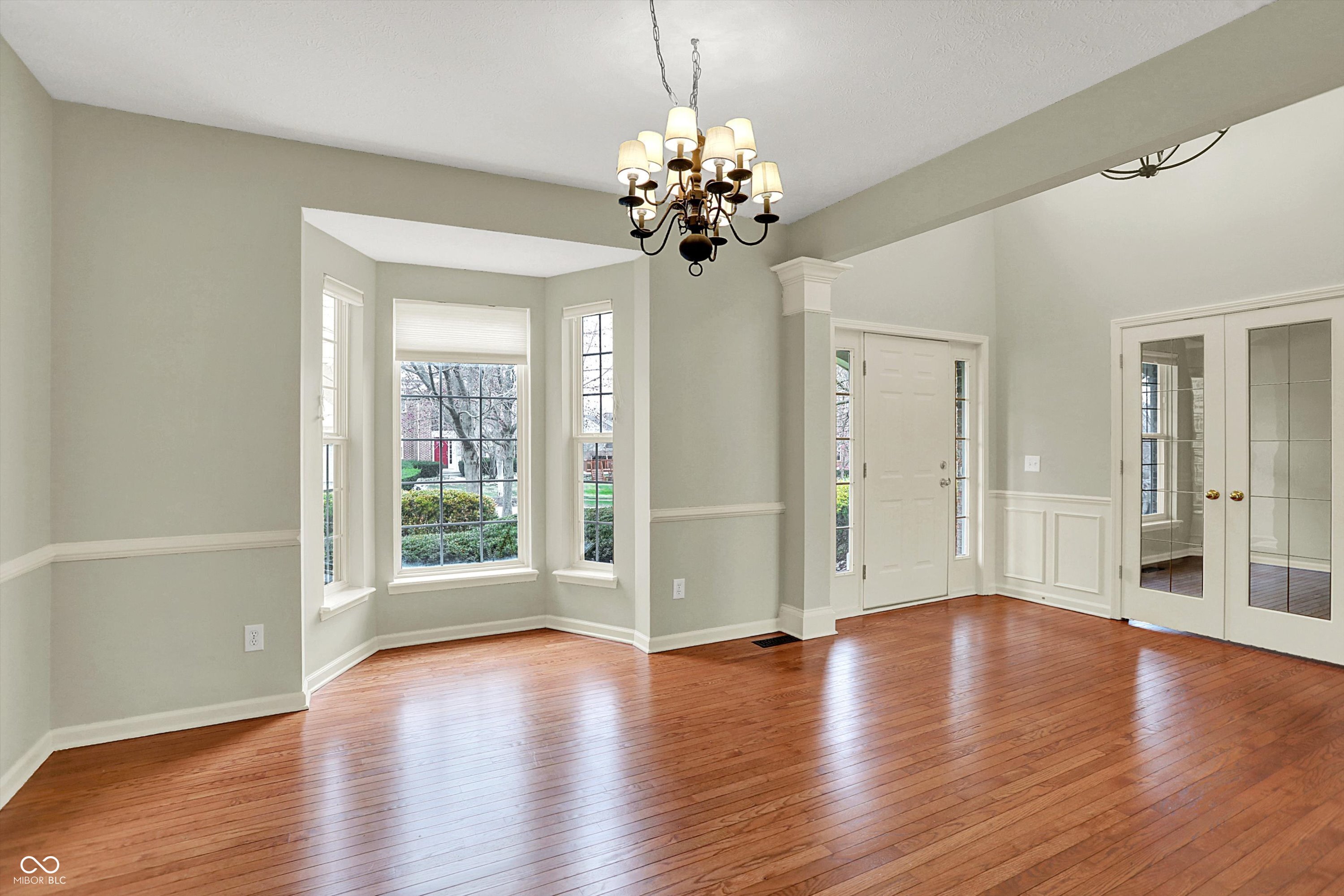 5622 Blackfoot Trail