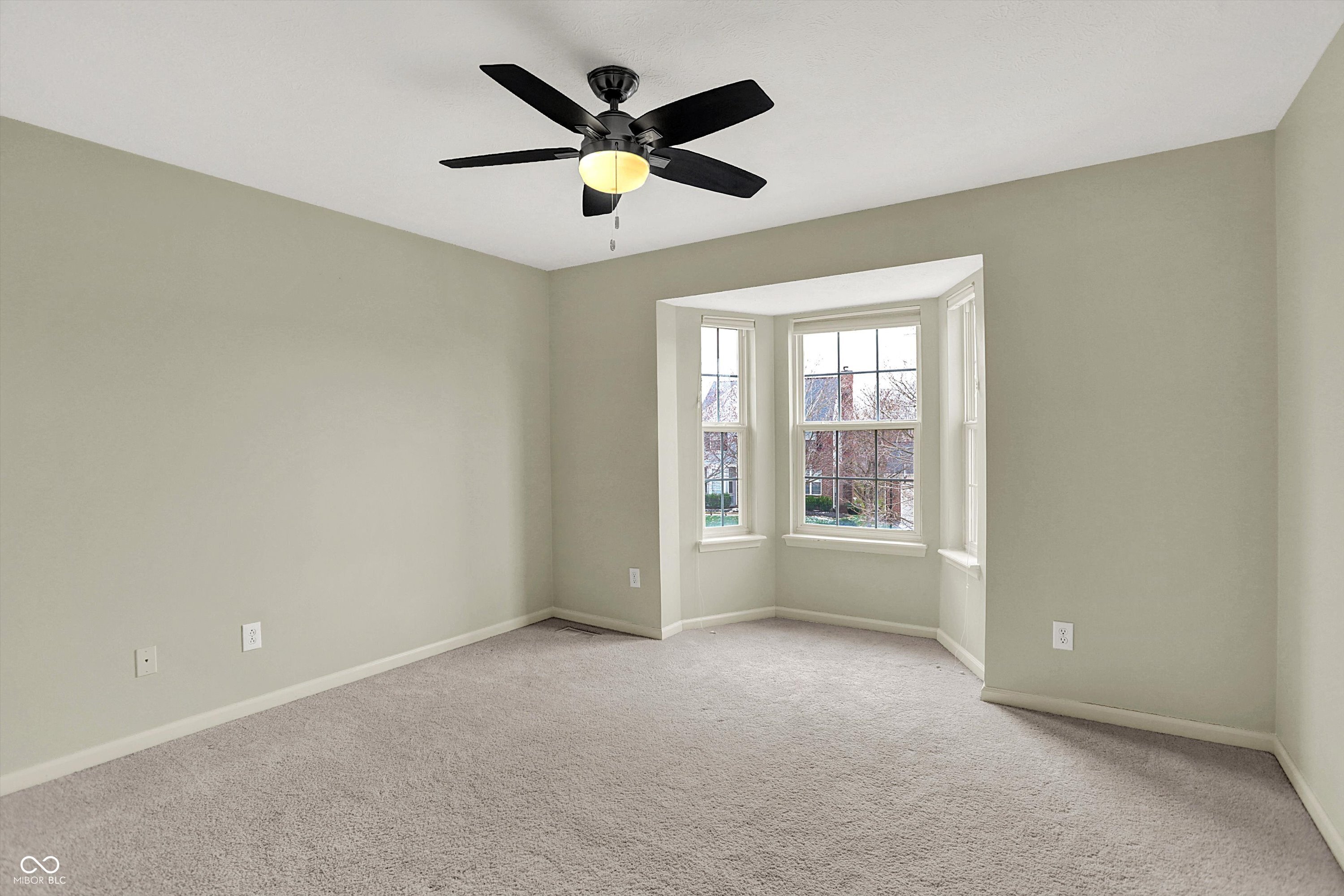 5622 Blackfoot Trail