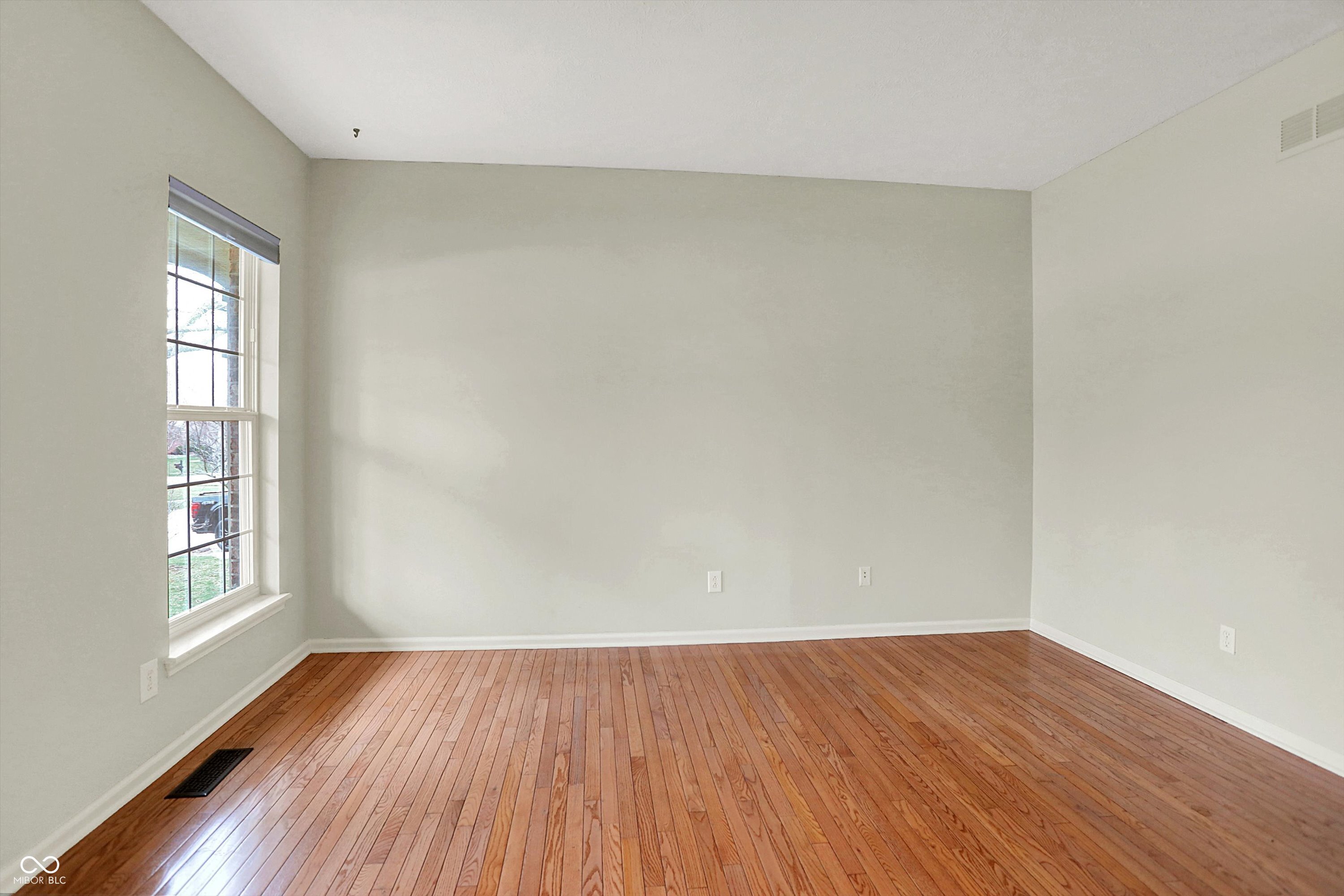 5622 Blackfoot Trail