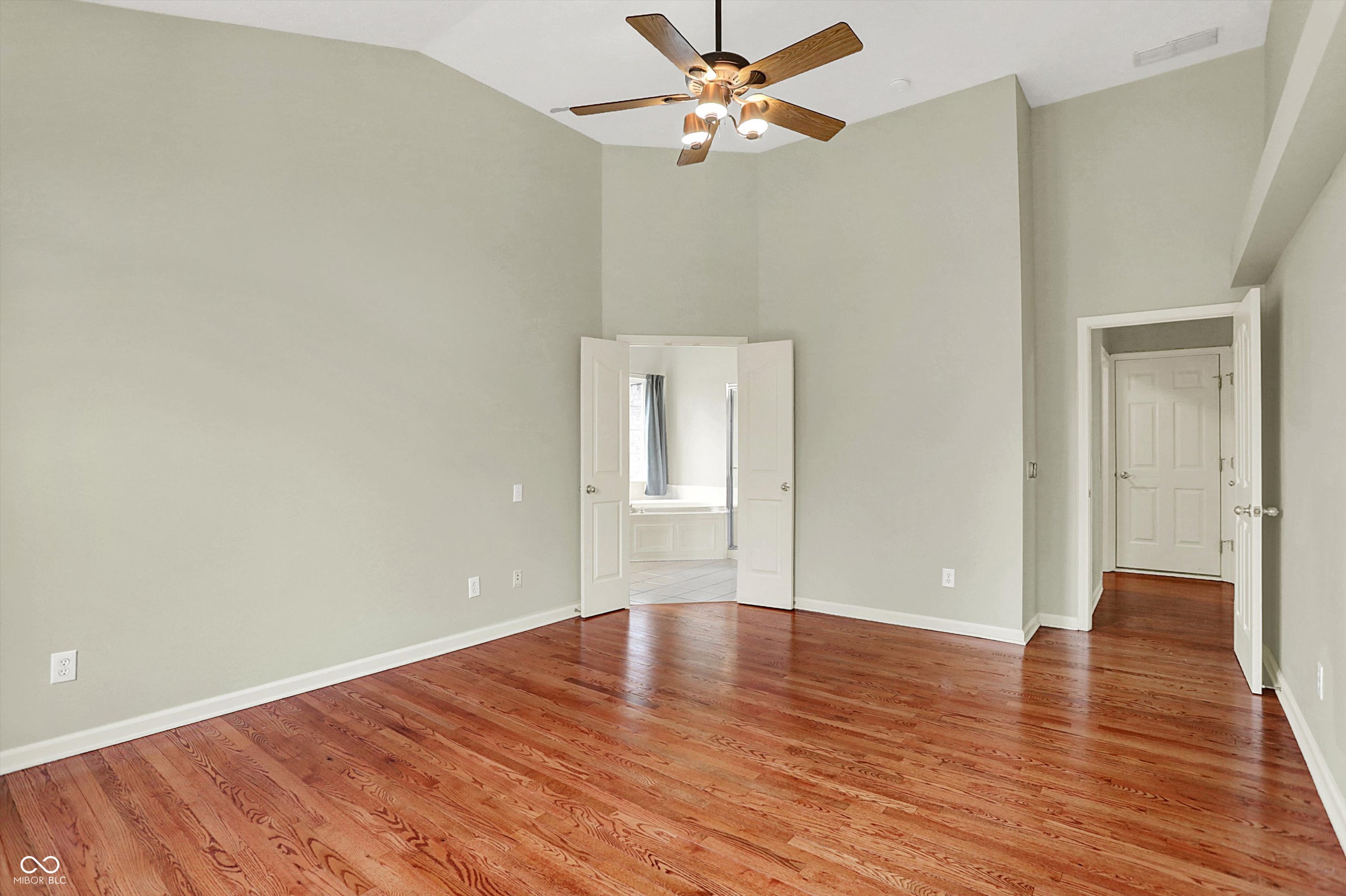 5622 Blackfoot Trail