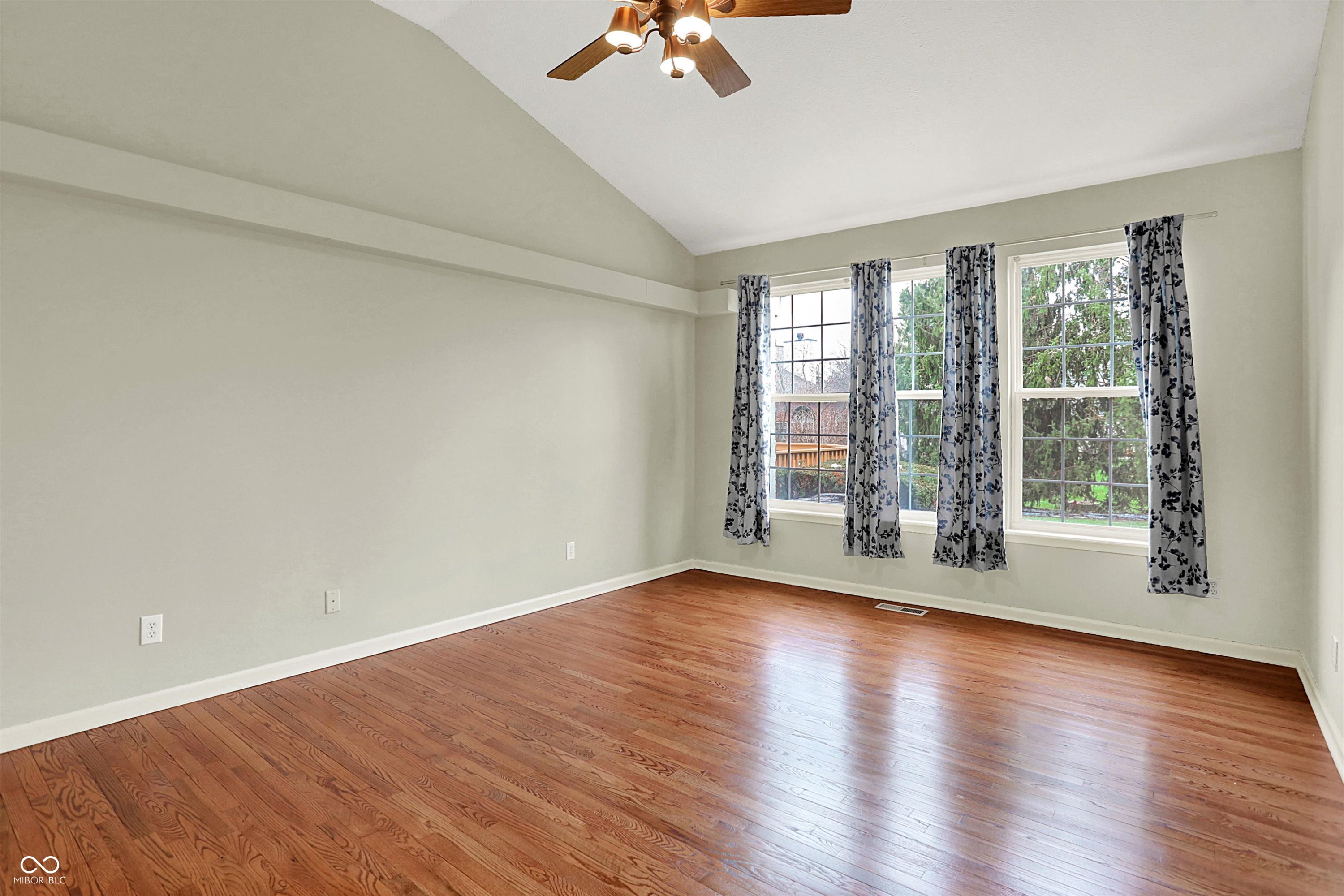 5622 Blackfoot Trail