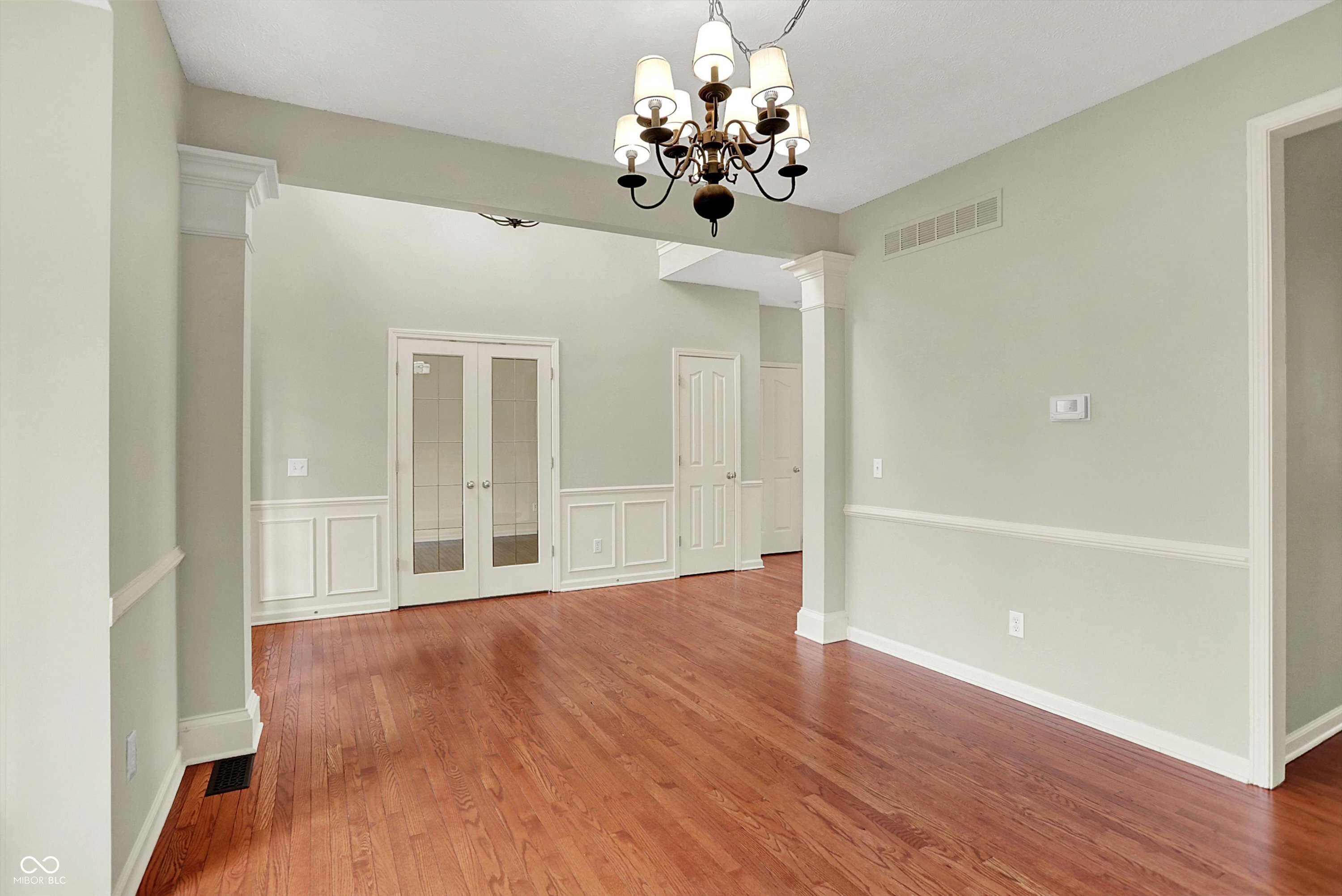 5622 Blackfoot Trail