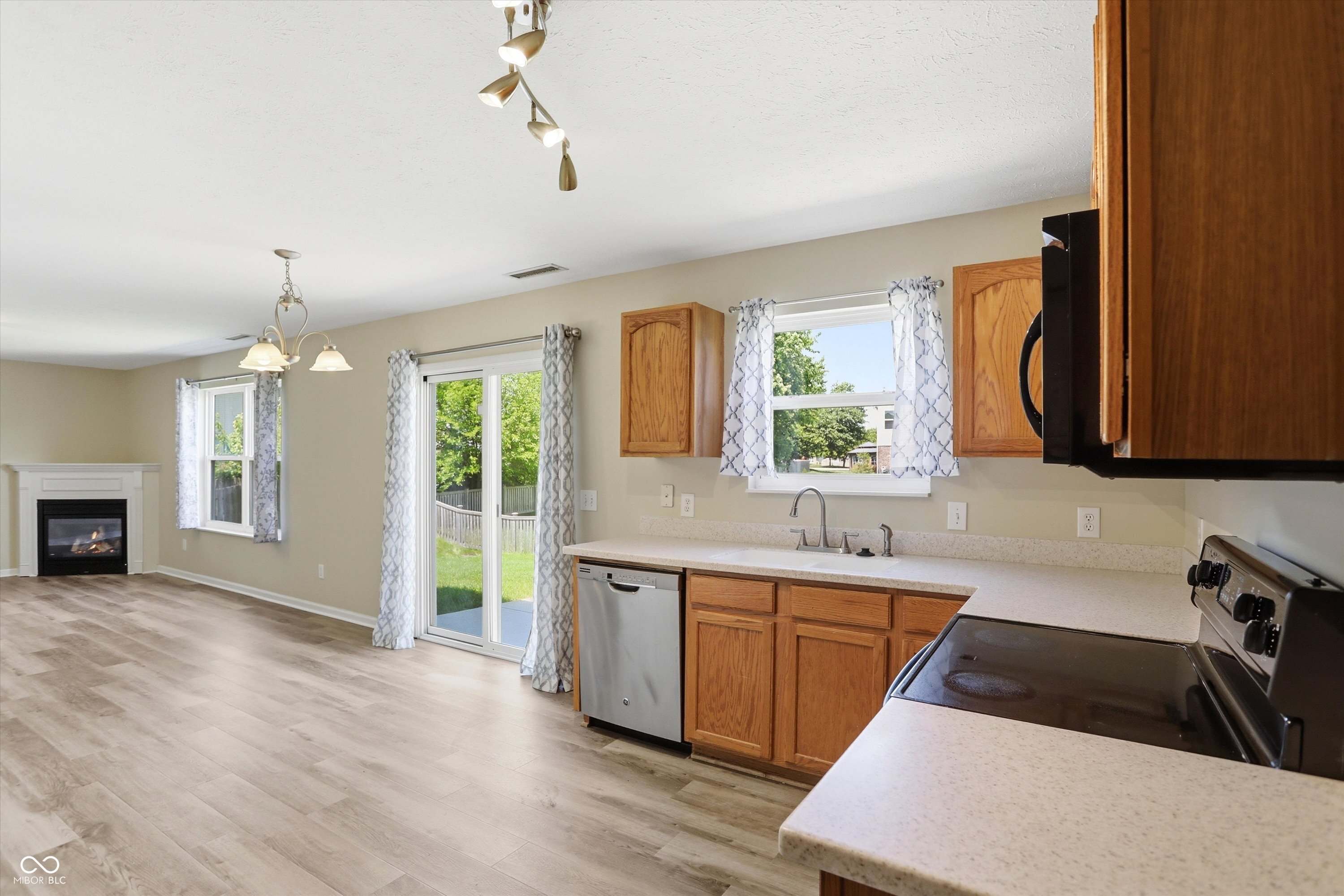 10802 Pleasant View Lane