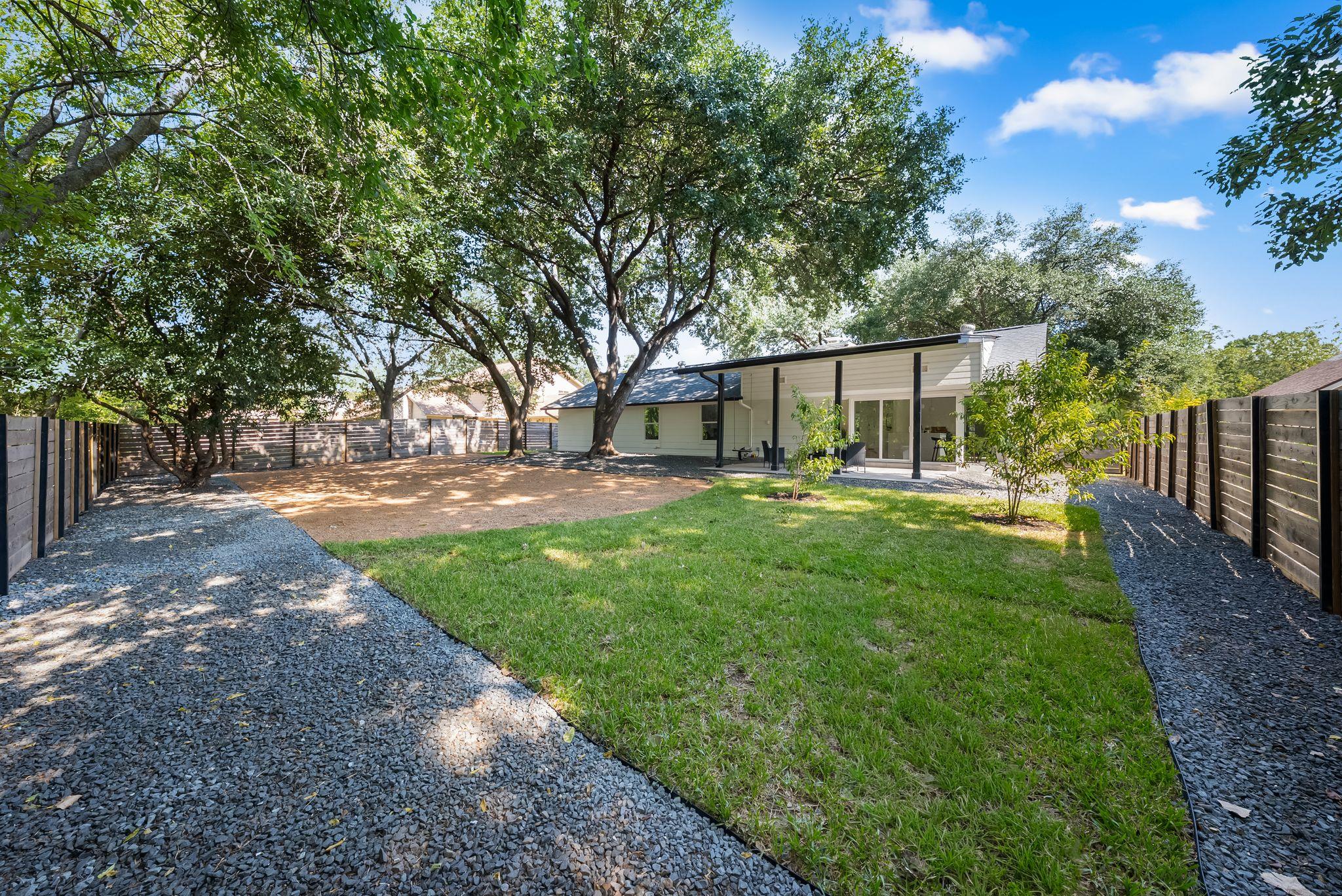 1111 Quail Park DR