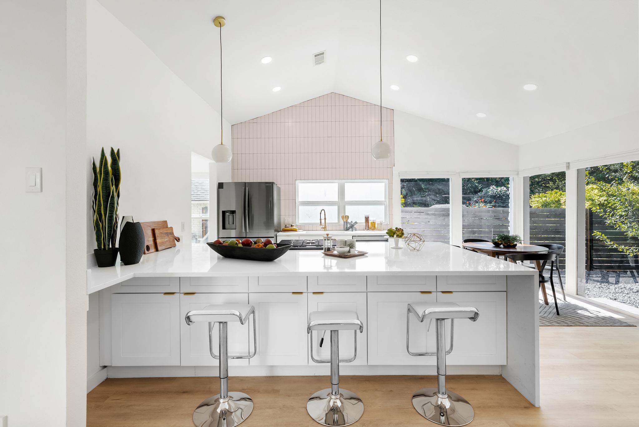 1111 Quail Park DR