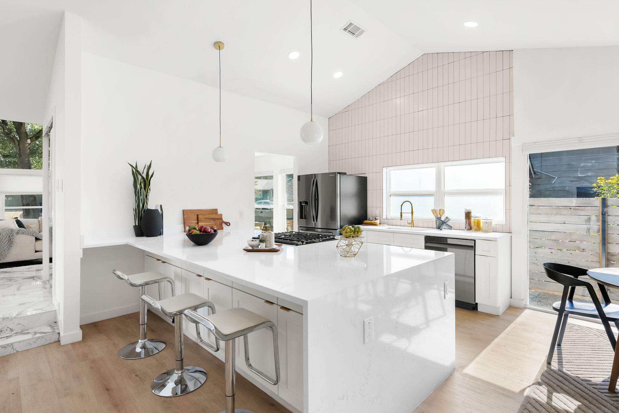 1111 Quail Park DR