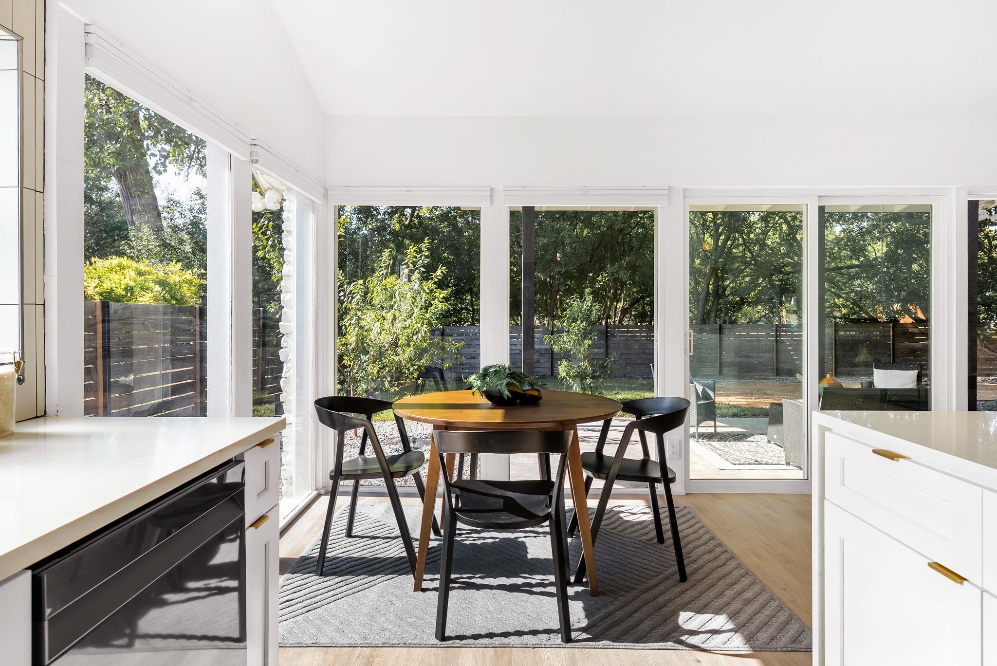 1111 Quail Park DR