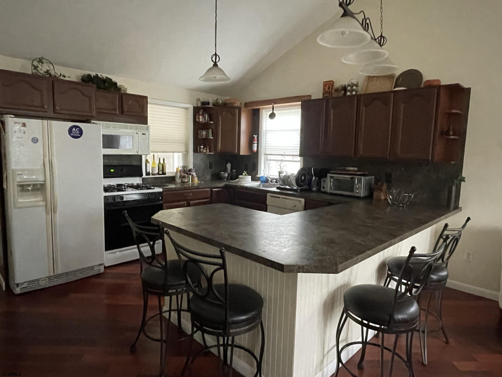 134 Hobart Ave