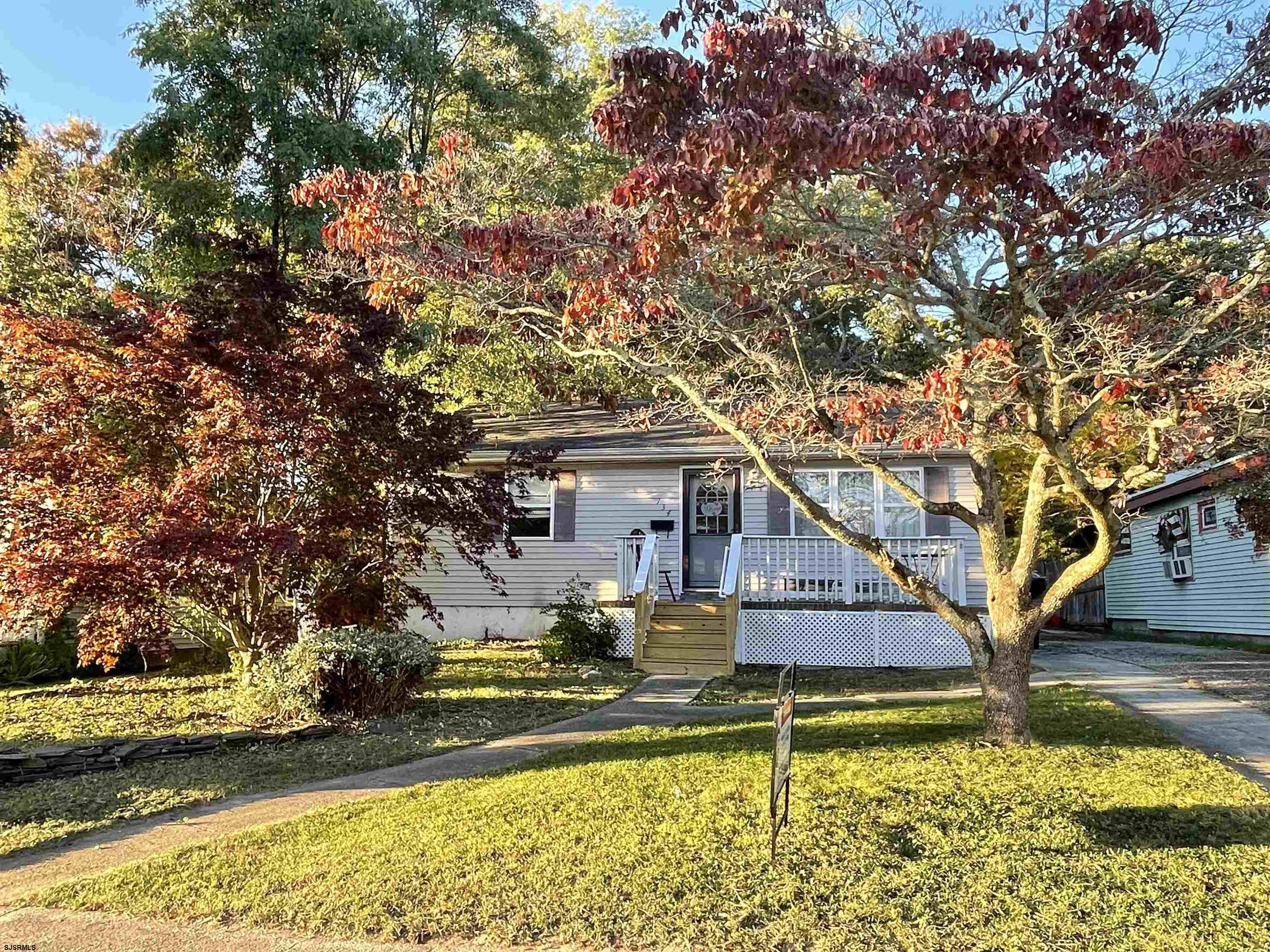 134 Hobart Ave