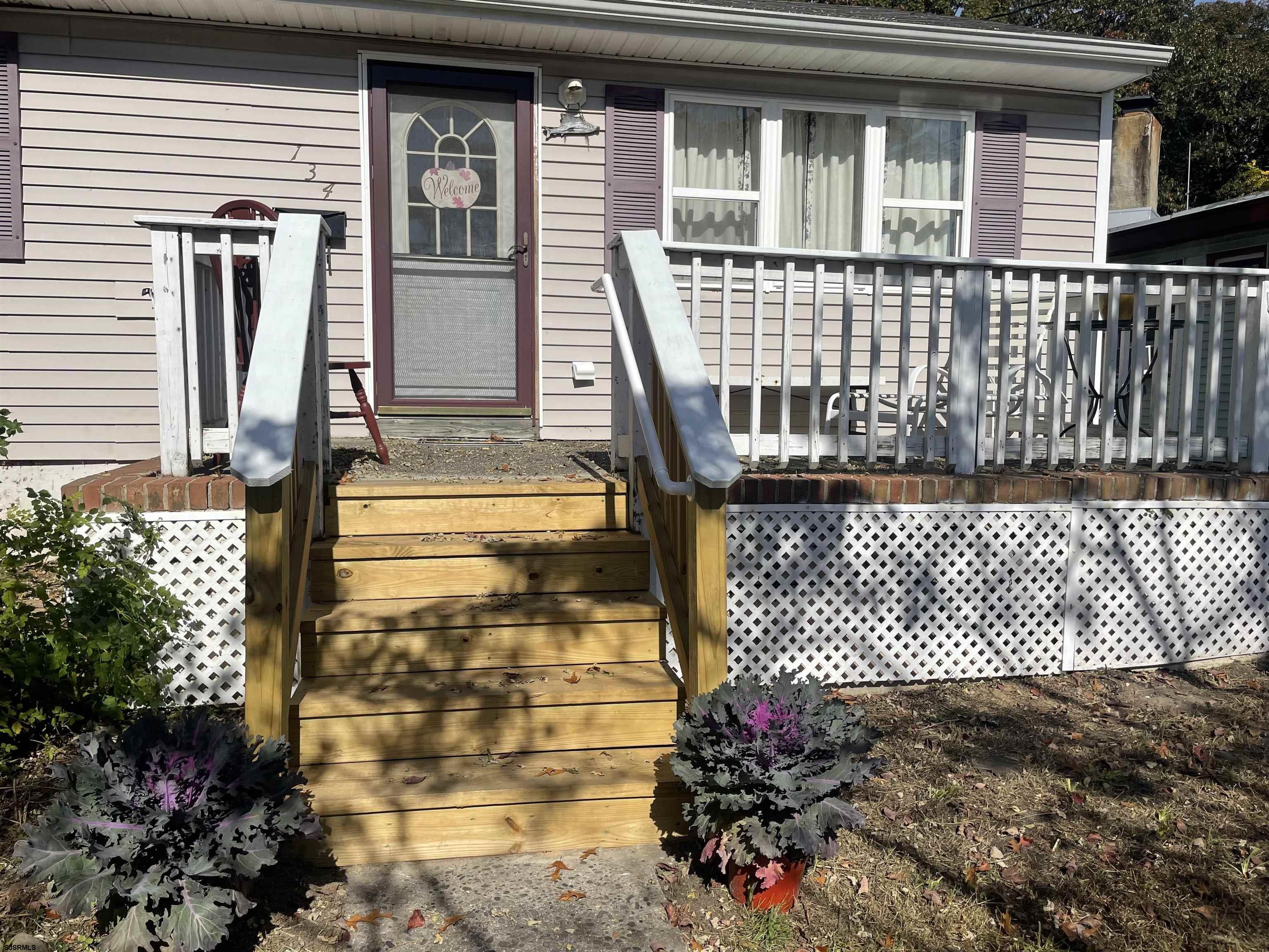 134 Hobart Ave