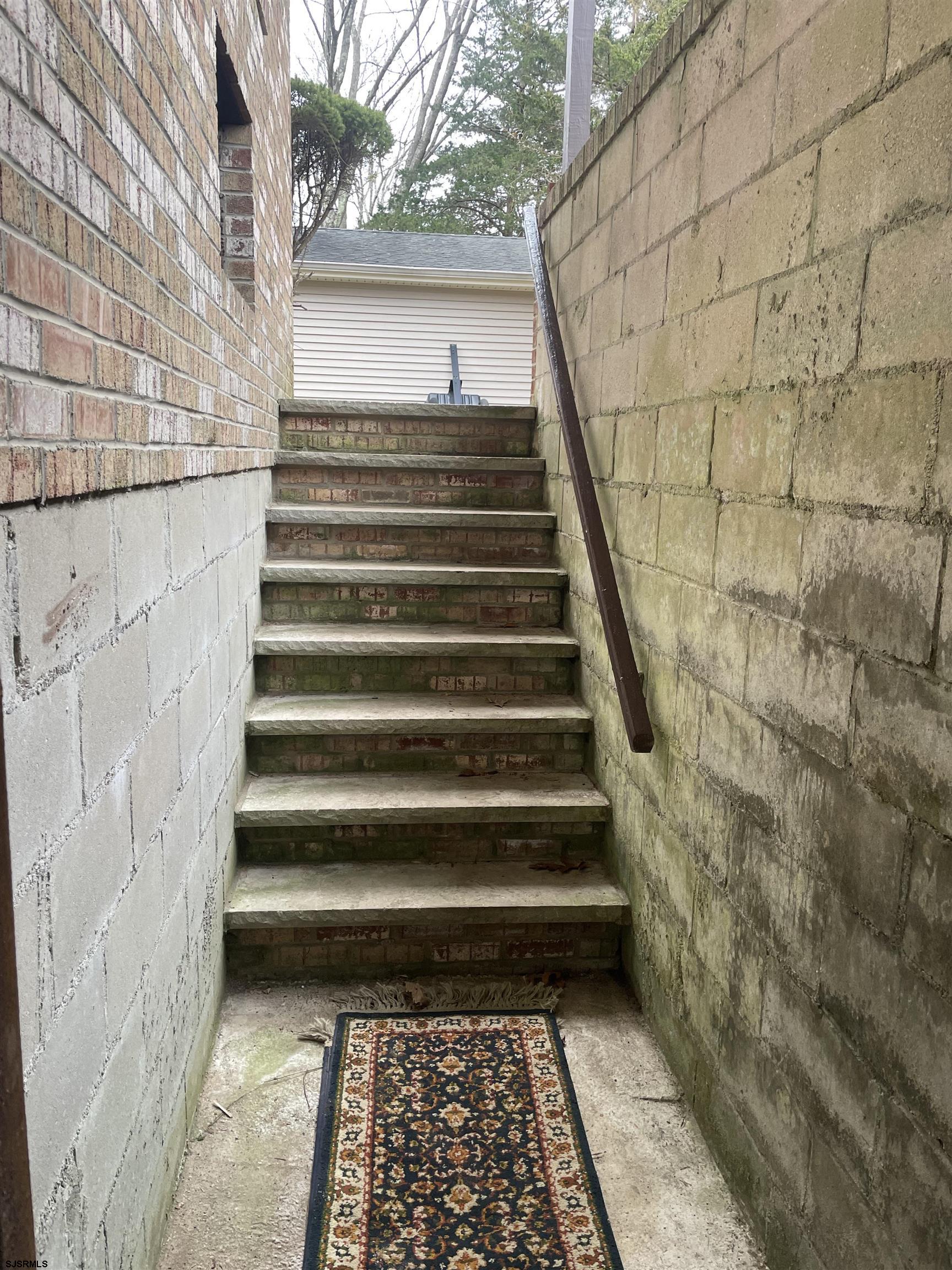 448 8th Ave