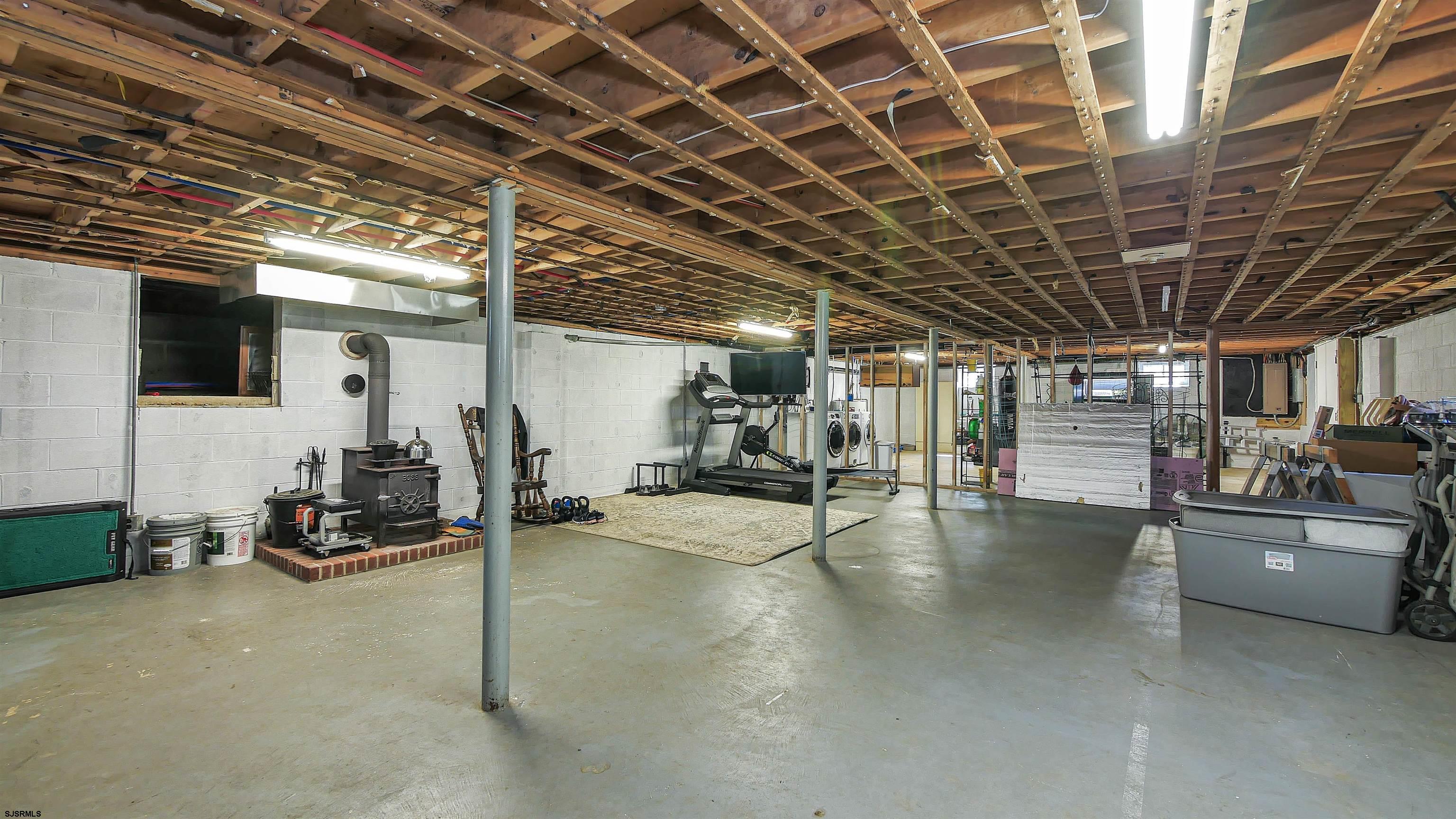 303 N Mannheim Ave