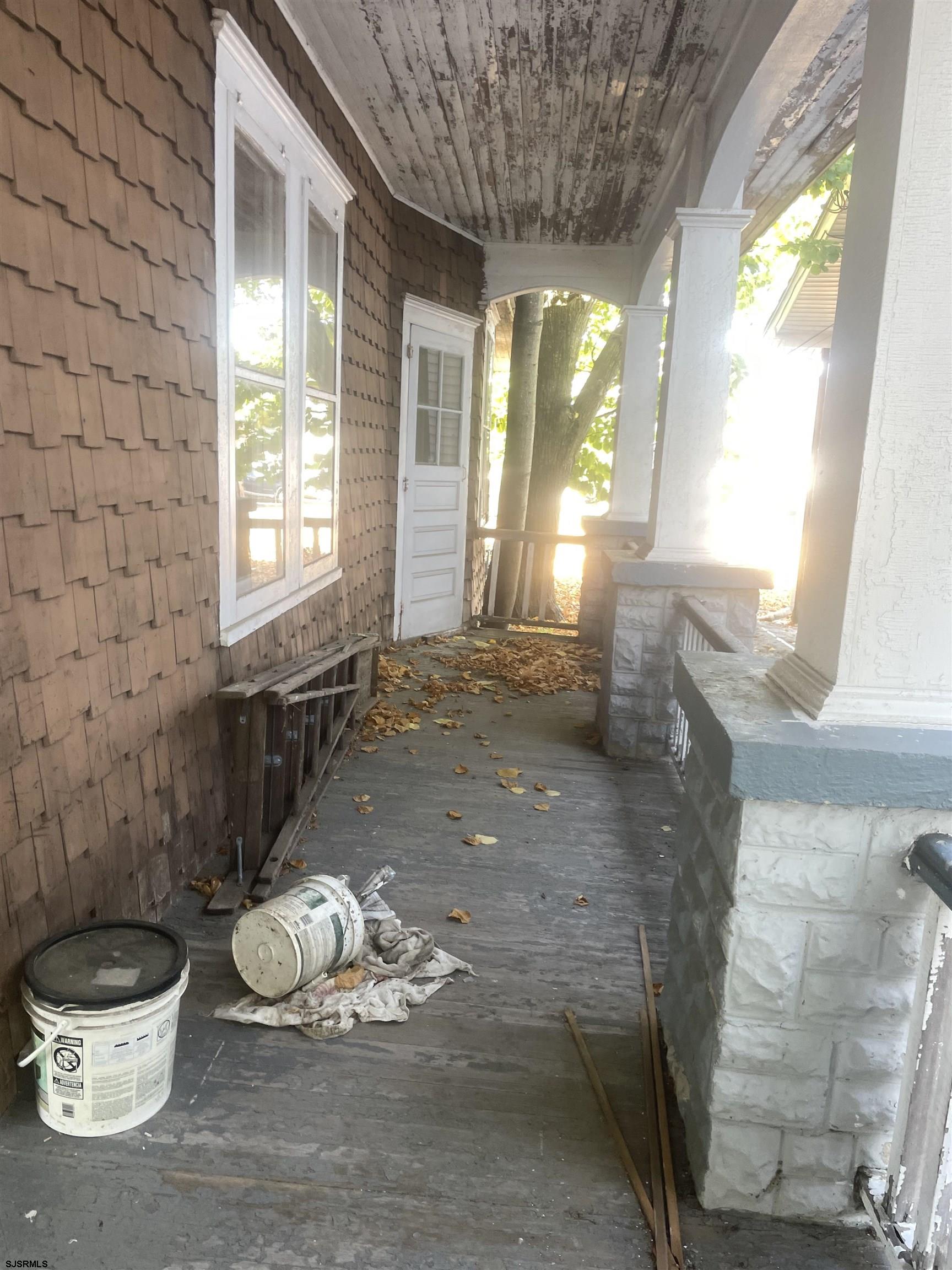 208 Liverpool Ave