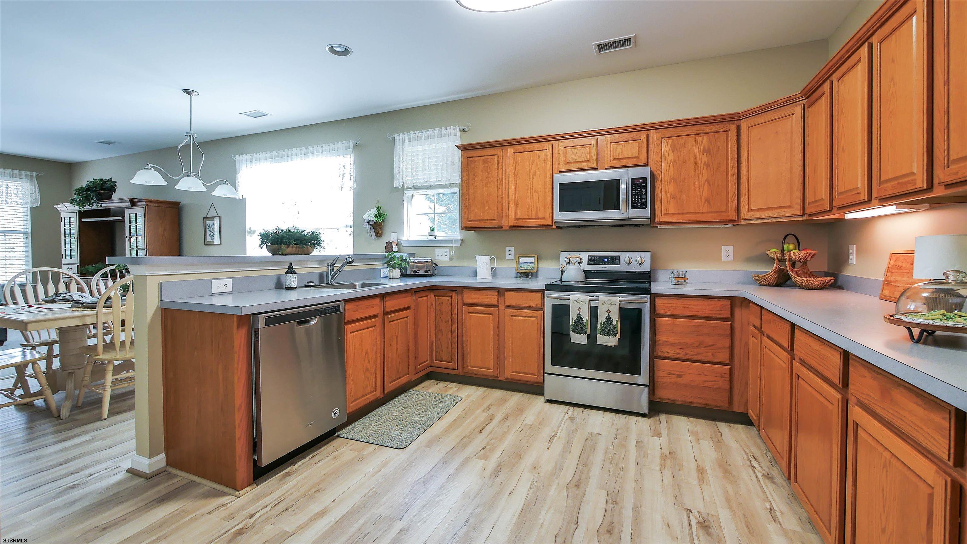 685 Cypress Point Dr