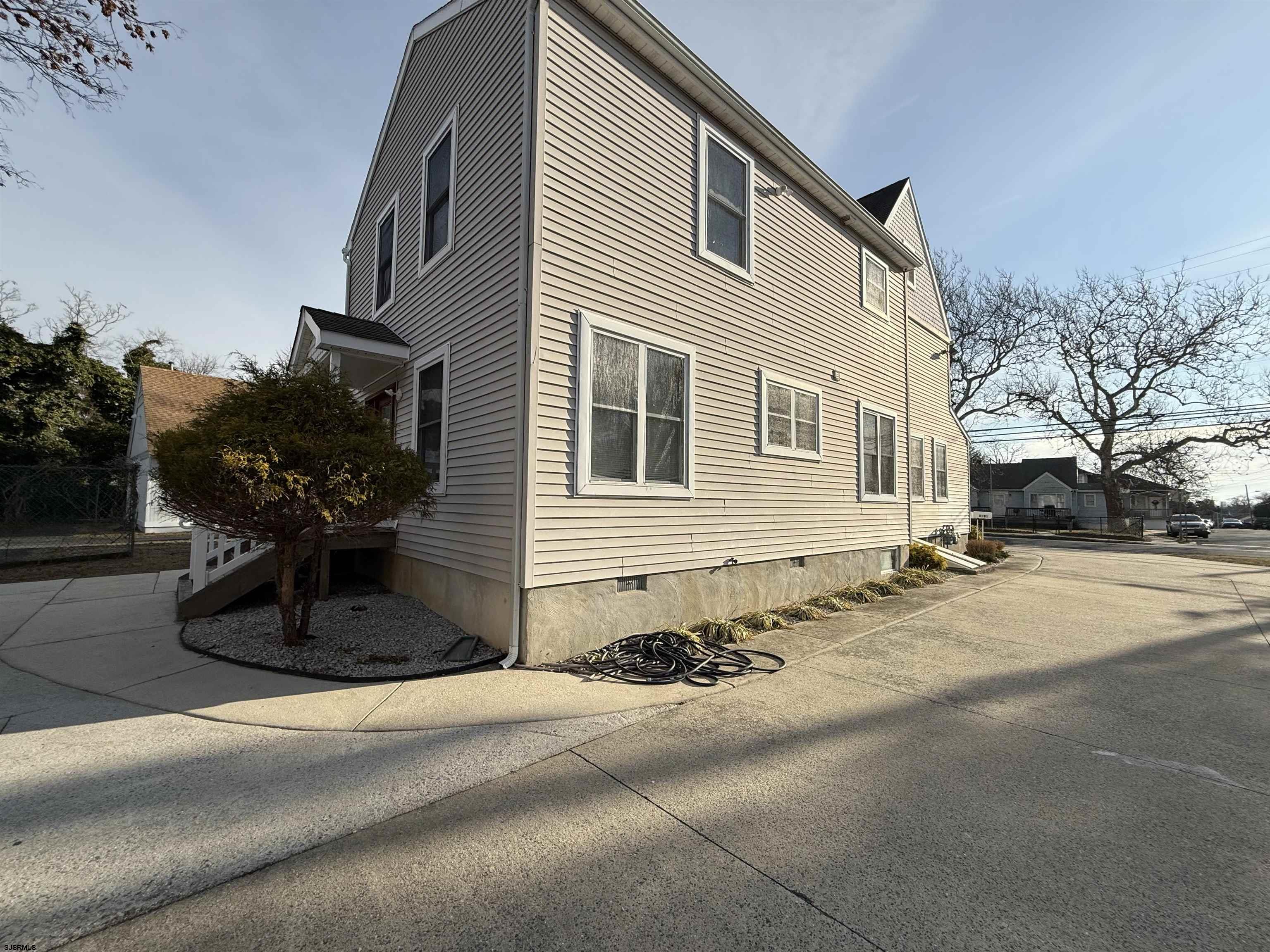 819 N Main Street