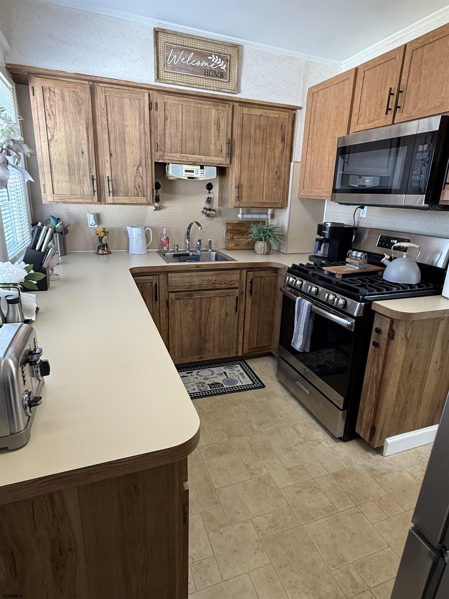 38 E Revere Ave