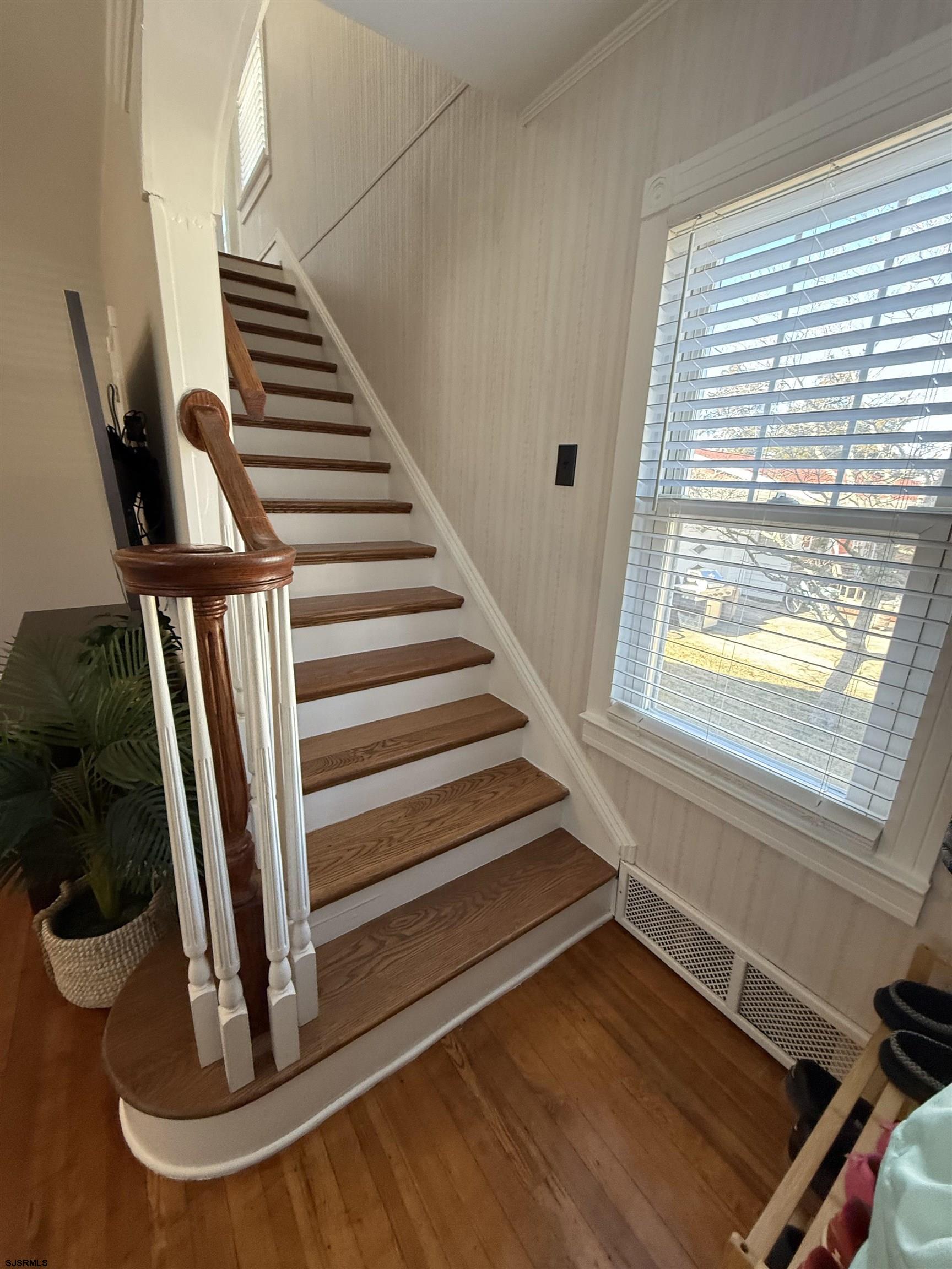 38 E Revere Ave