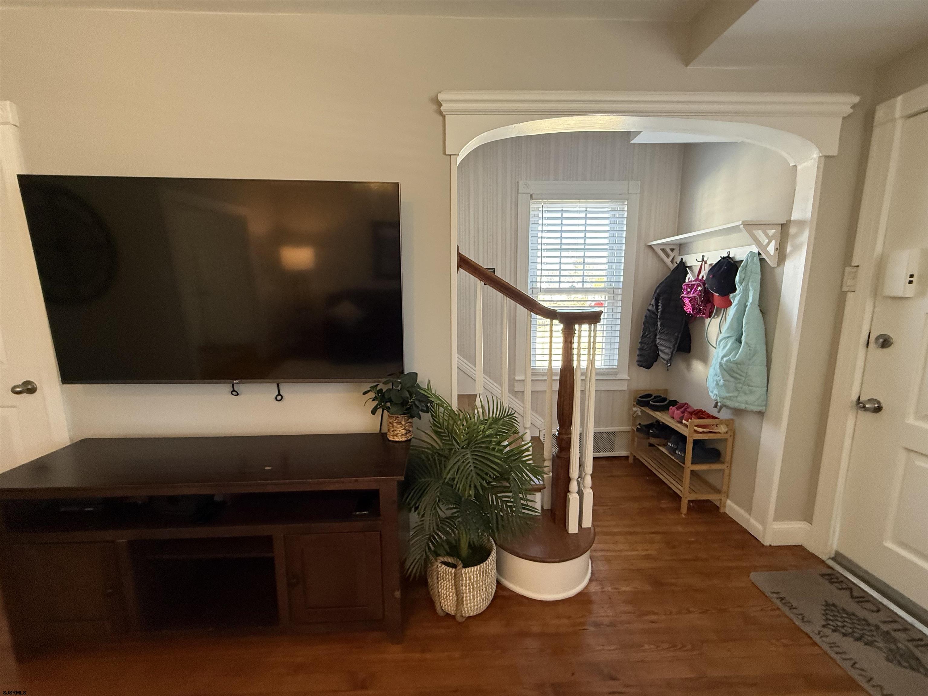38 E Revere Ave