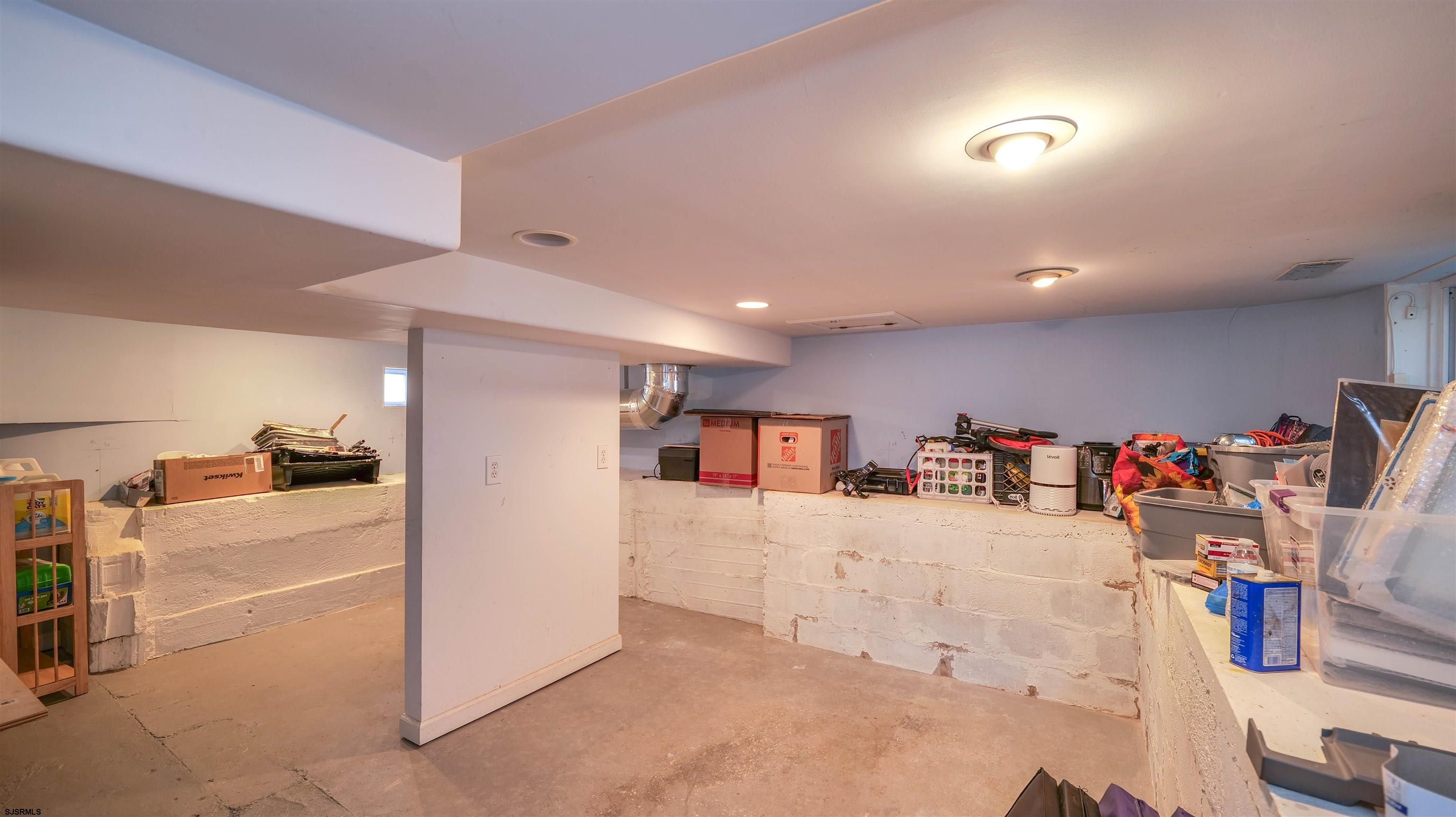 38 E Revere Ave