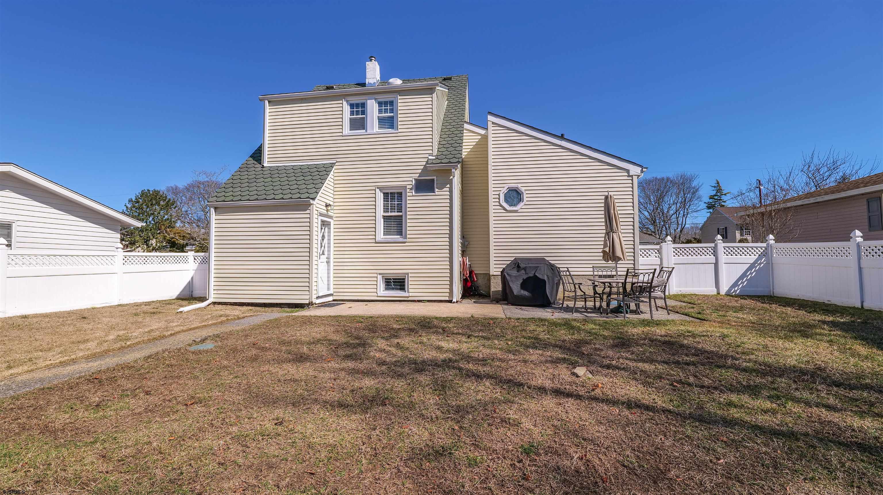 38 E Revere Ave