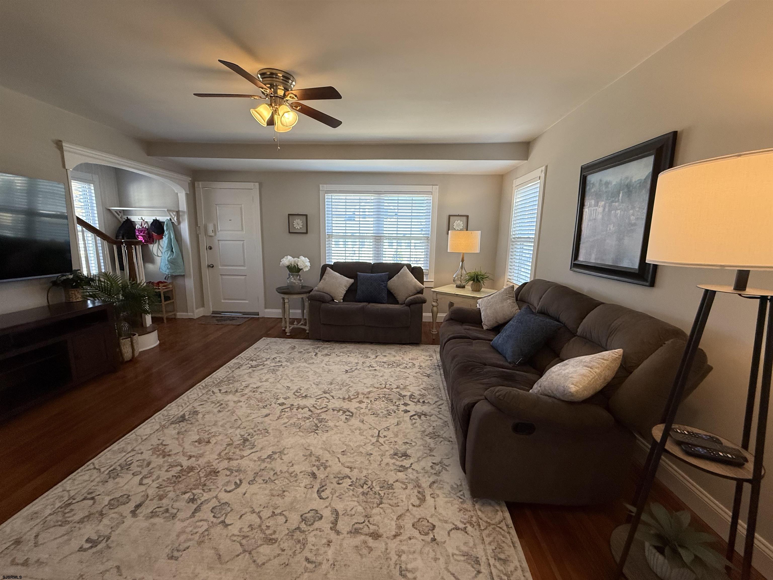 38 E Revere Ave