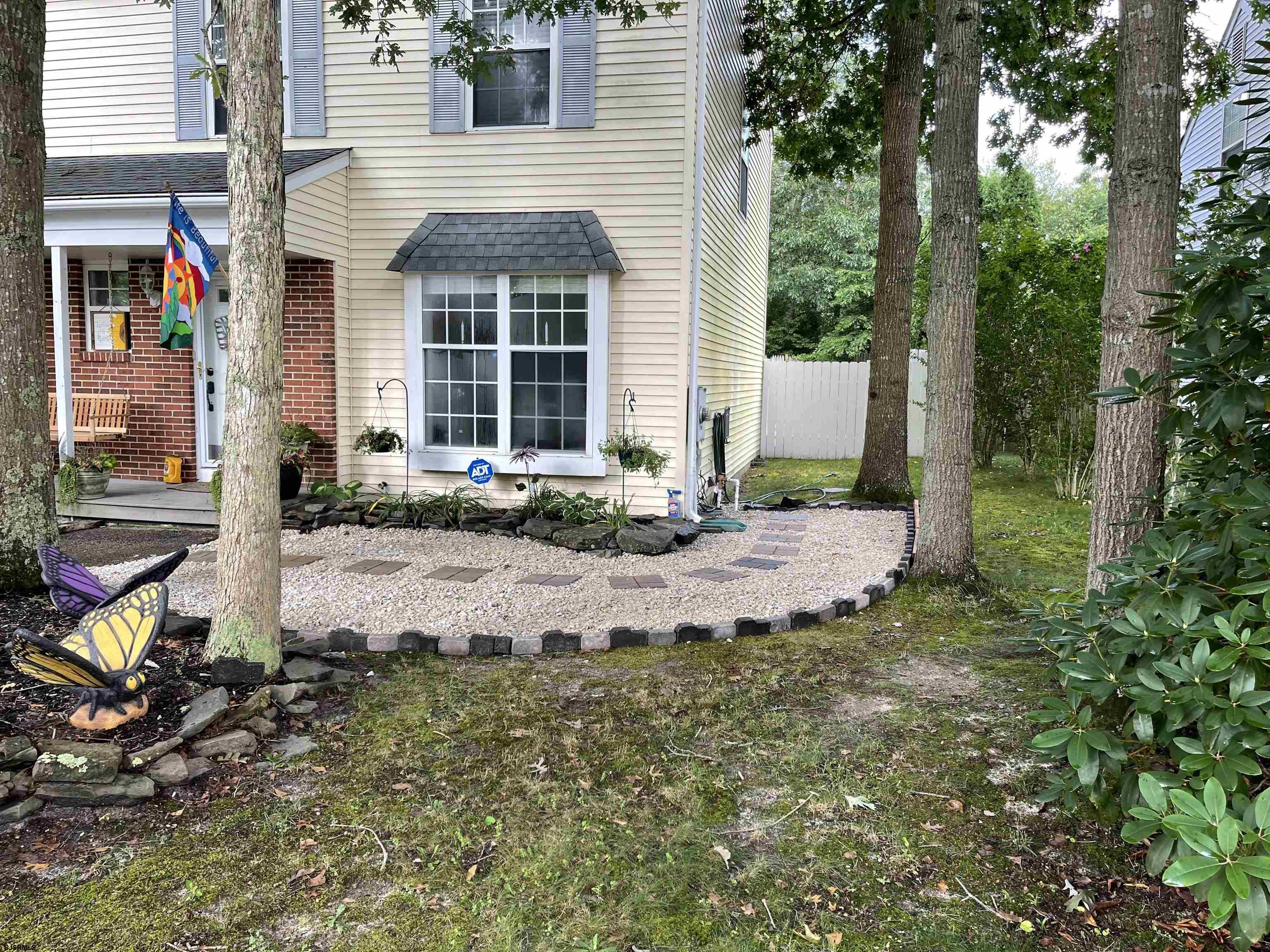 140 Rochelle Ln