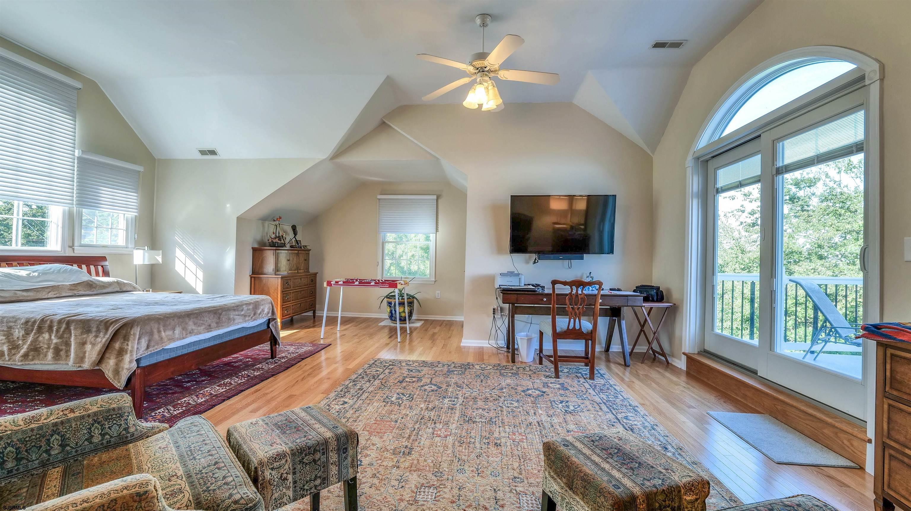 304 Burning Tree Blvd